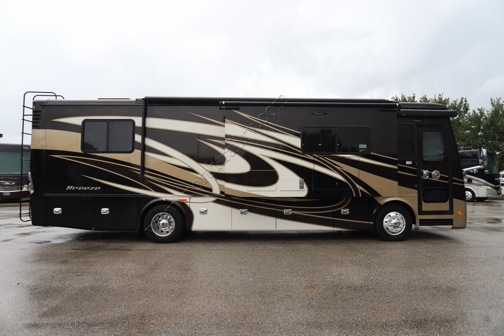 Used 2018 Tiffin Motor Homes Breeze 32BR Class A  For Sale