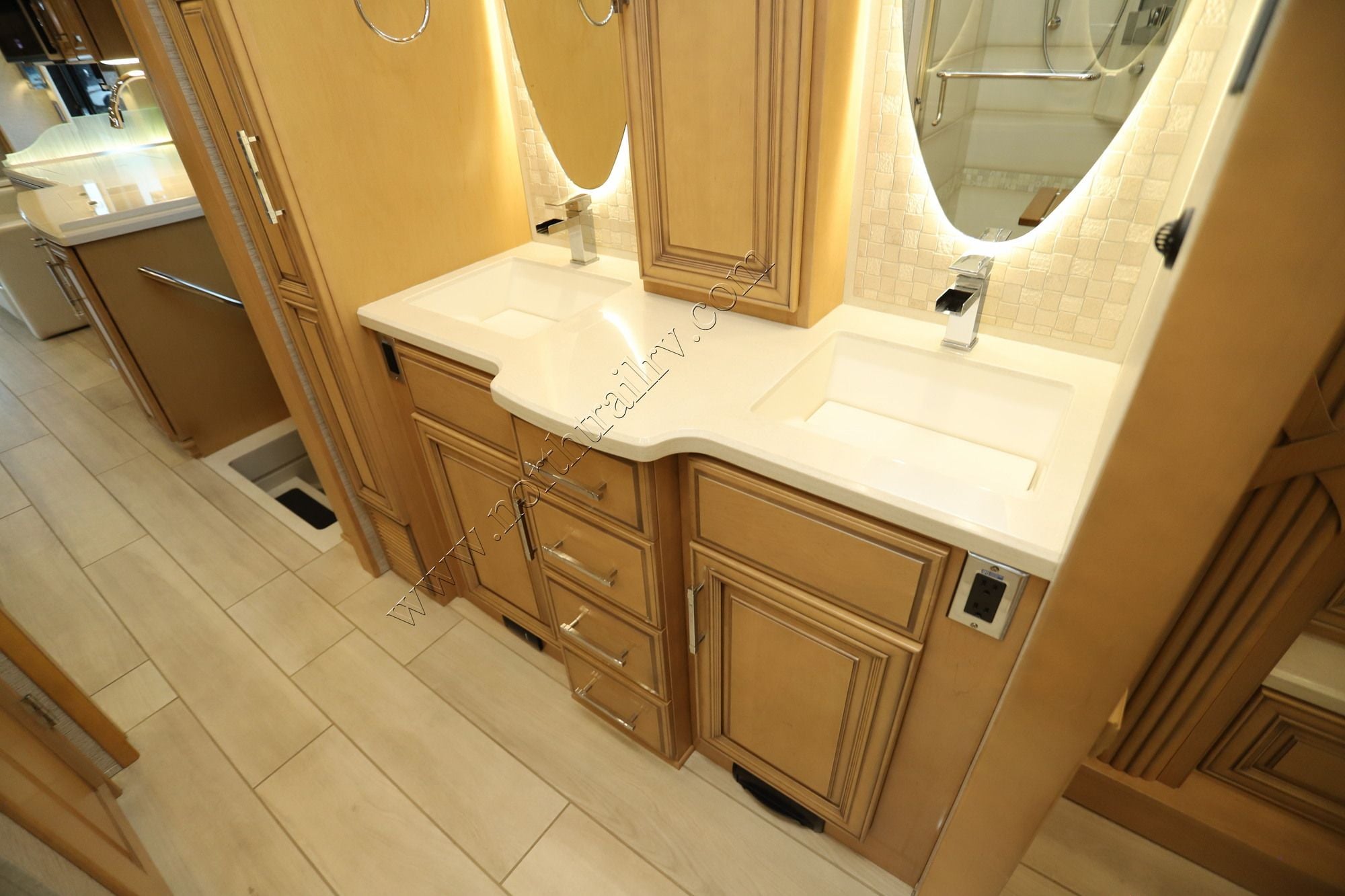 Used 2021 Newmar Supreme Aire 4575 Super C  For Sale