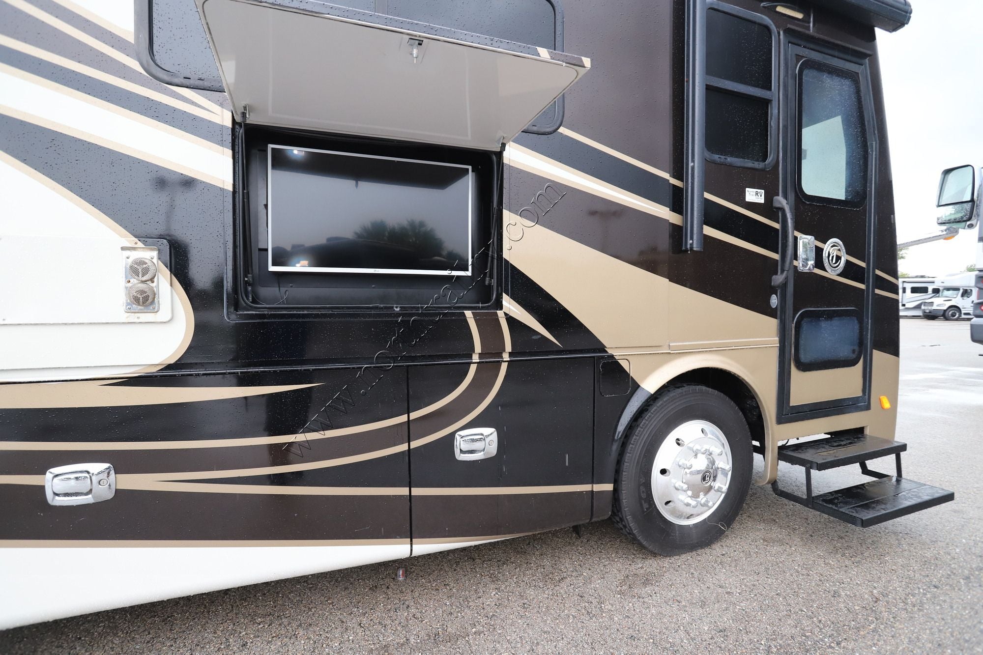 Used 2018 Tiffin Motor Homes Breeze 32BR Class A  For Sale
