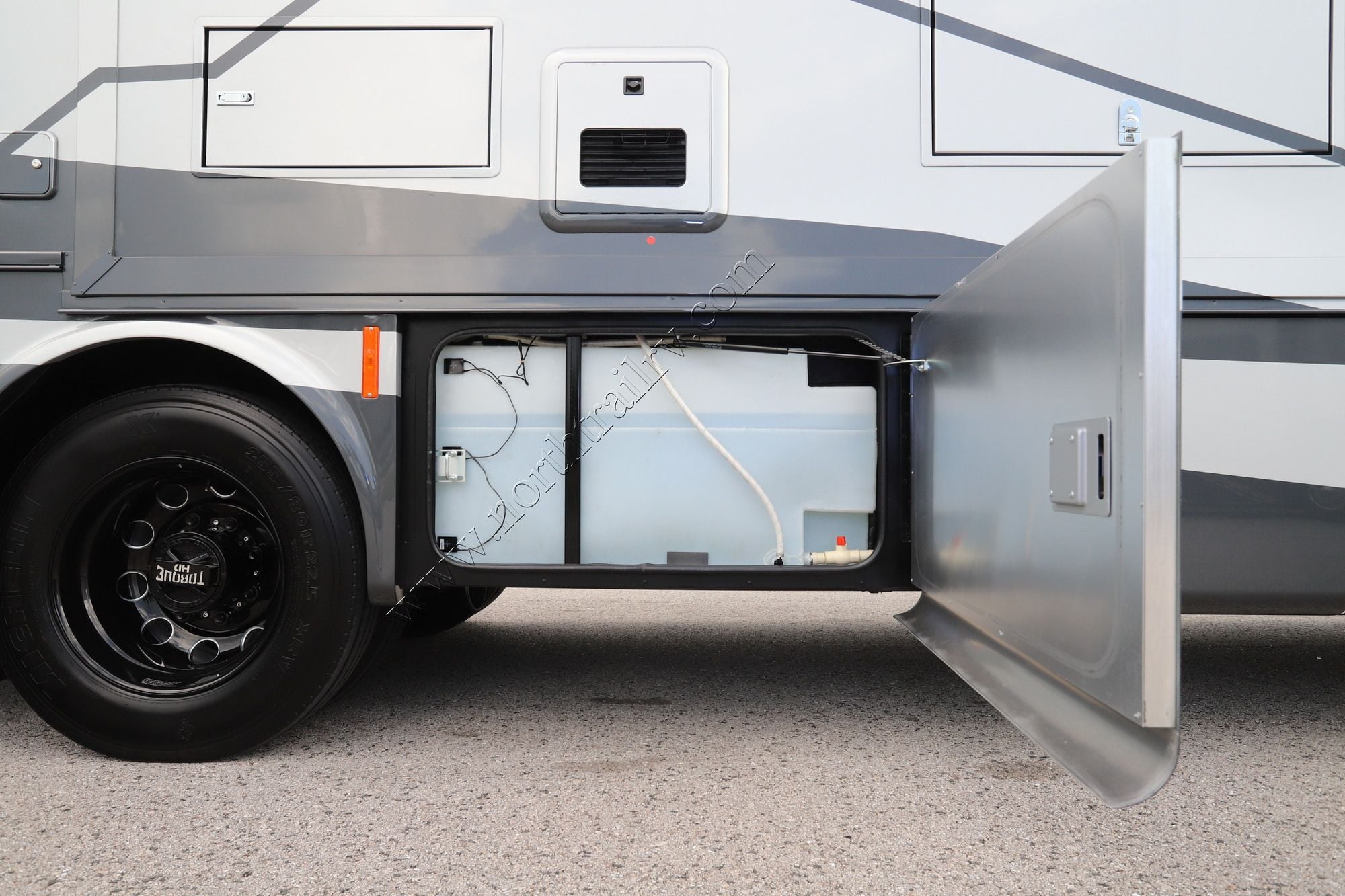 New 2027 Tiffin Motor Homes Allegro 34PA Class A  For Sale