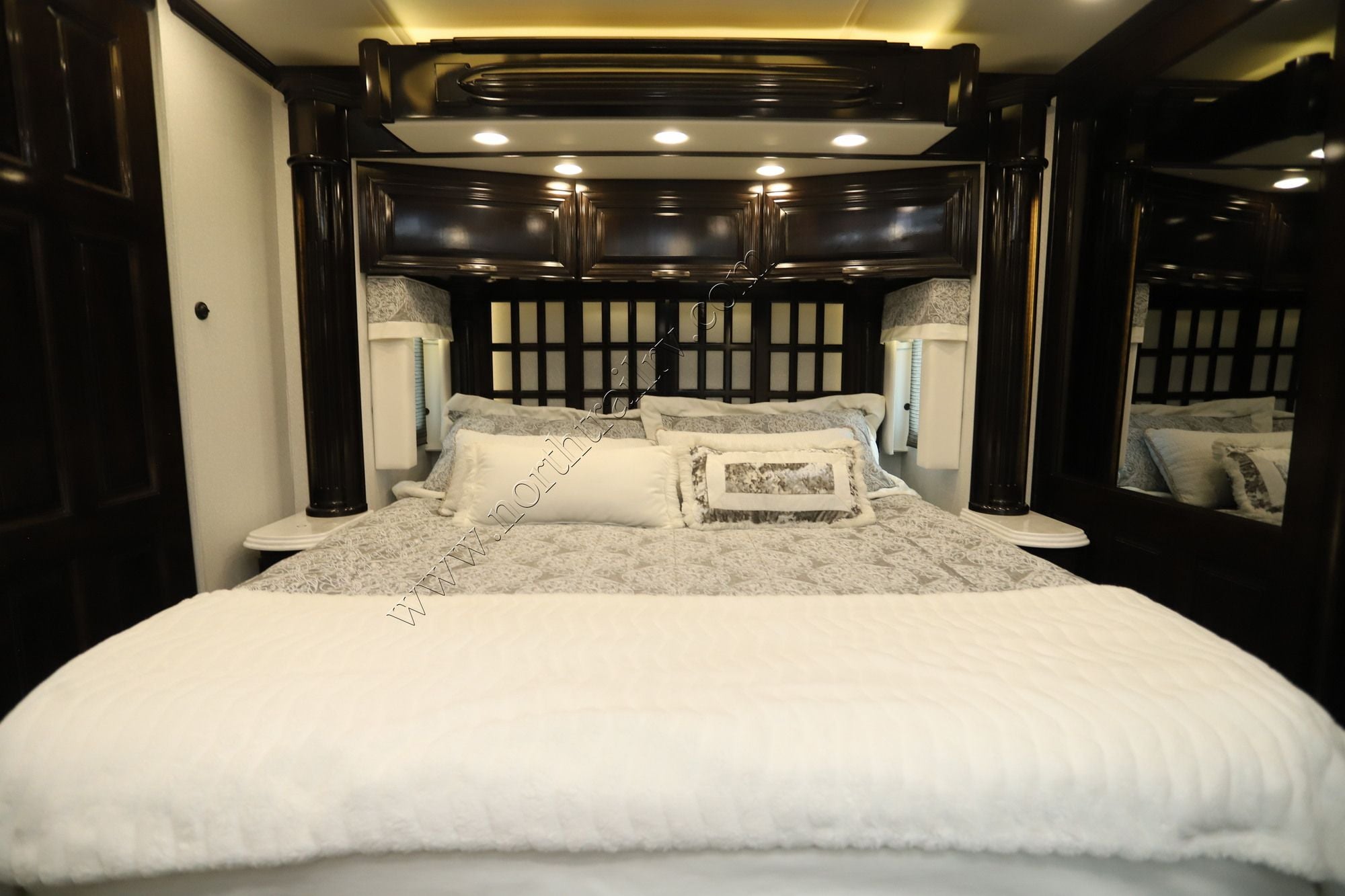 Used 2022 Newmar Essex 4551 Class A  For Sale