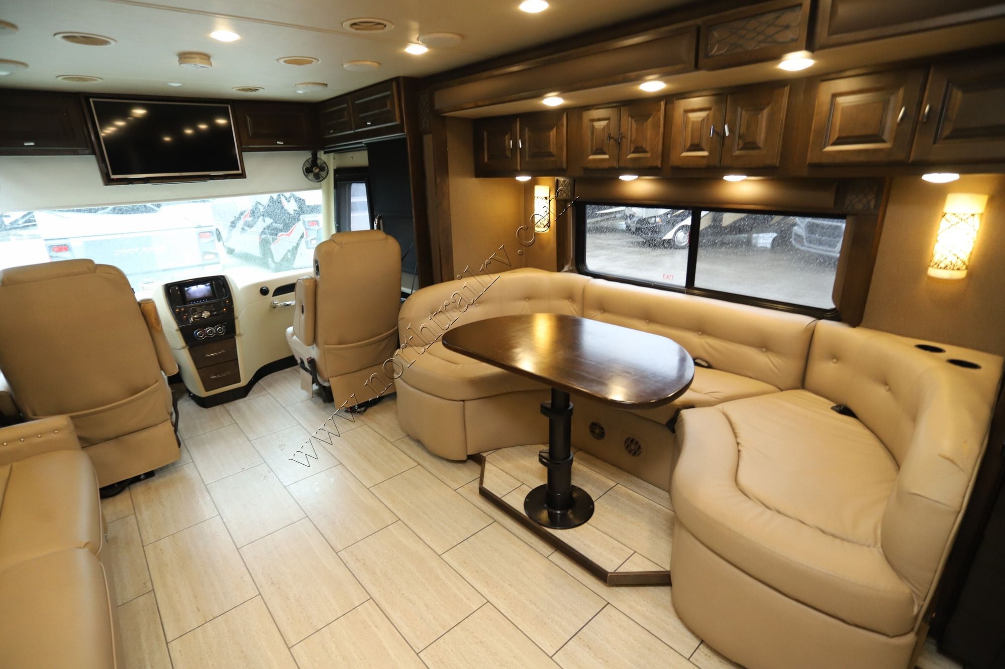 Used 2018 Tiffin Motor Homes Breeze 32BR Class A  For Sale