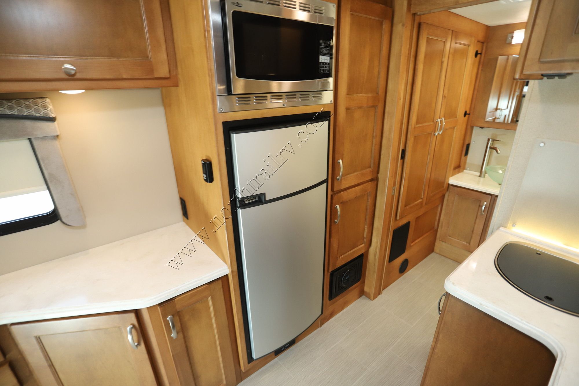 Used 2017 Renegade Rv Vienna 25VMBS Class C  For Sale