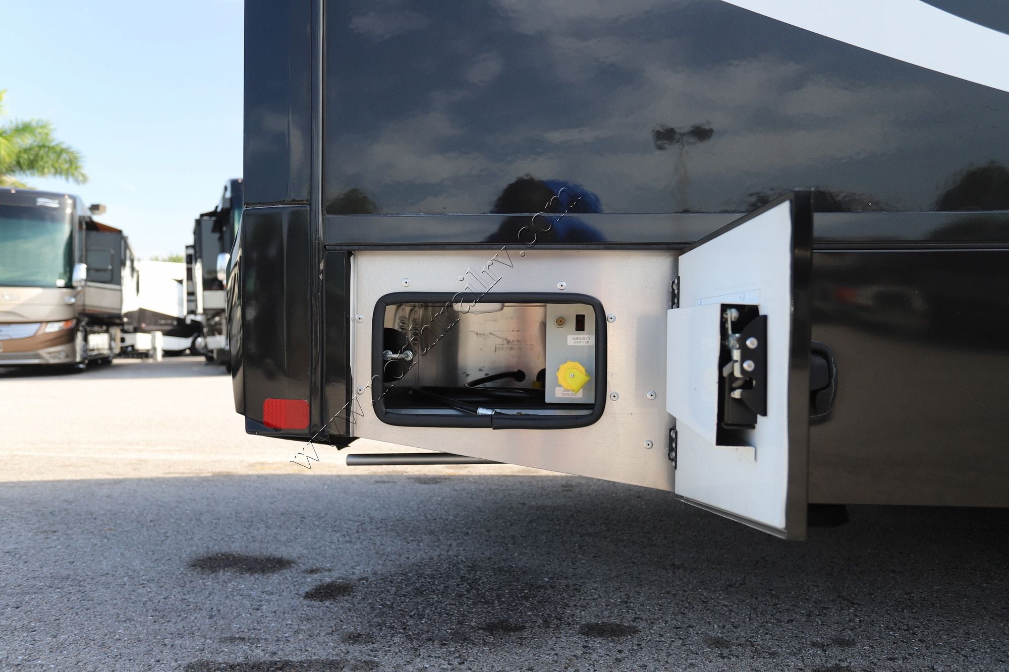 Used 2017 Renegade Rv Vienna 25VMBS Class C  For Sale