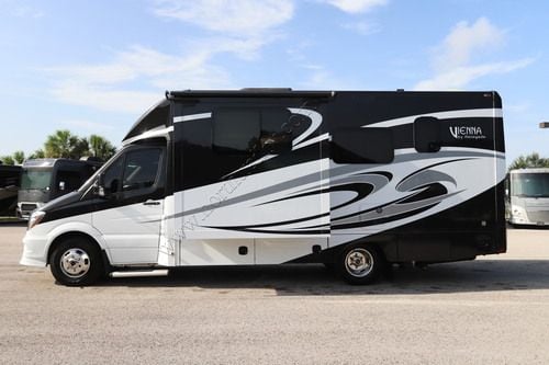 2017 Renegade Rv Vienna 25VMBS
