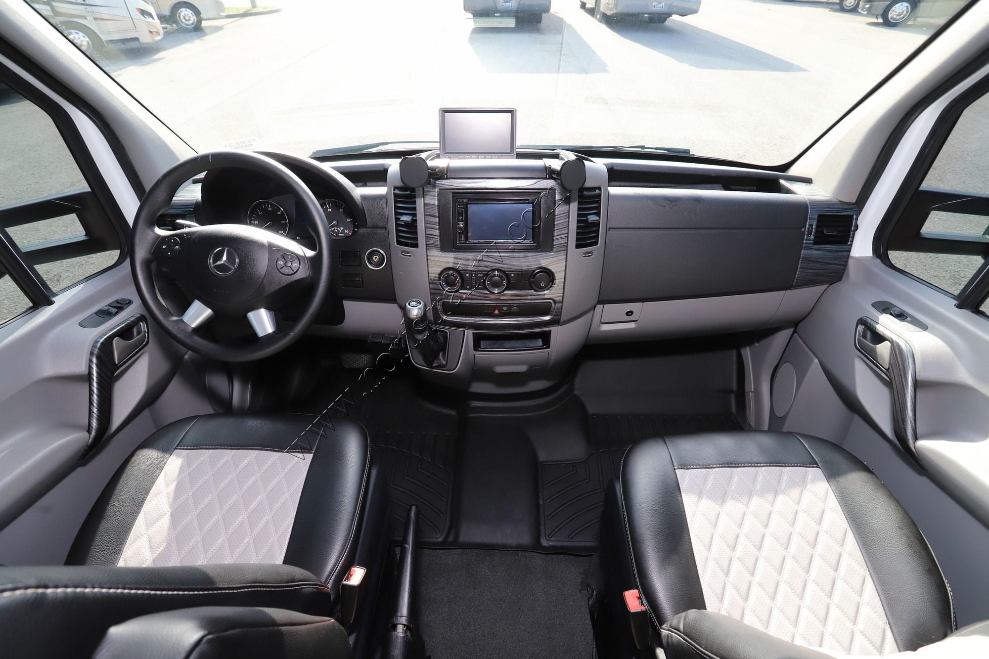 Used 2017 Renegade Rv Vienna 25VMBS Class C  For Sale