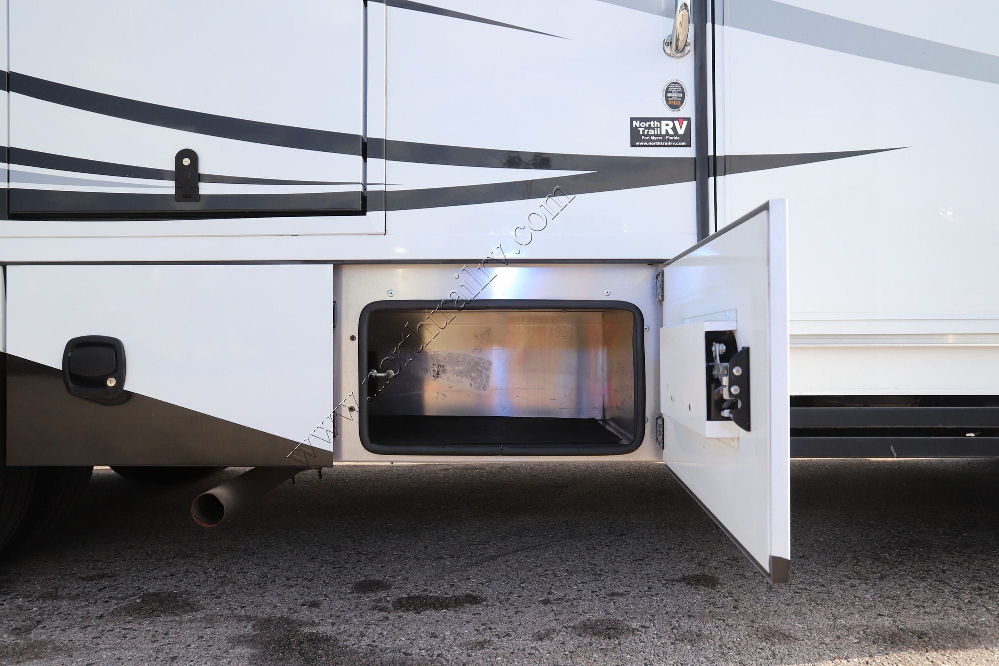 Used 2017 Renegade Rv Vienna 25VMBS Class C  For Sale