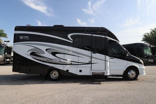 2017 Renegade Rv Vienna 25VMBS
