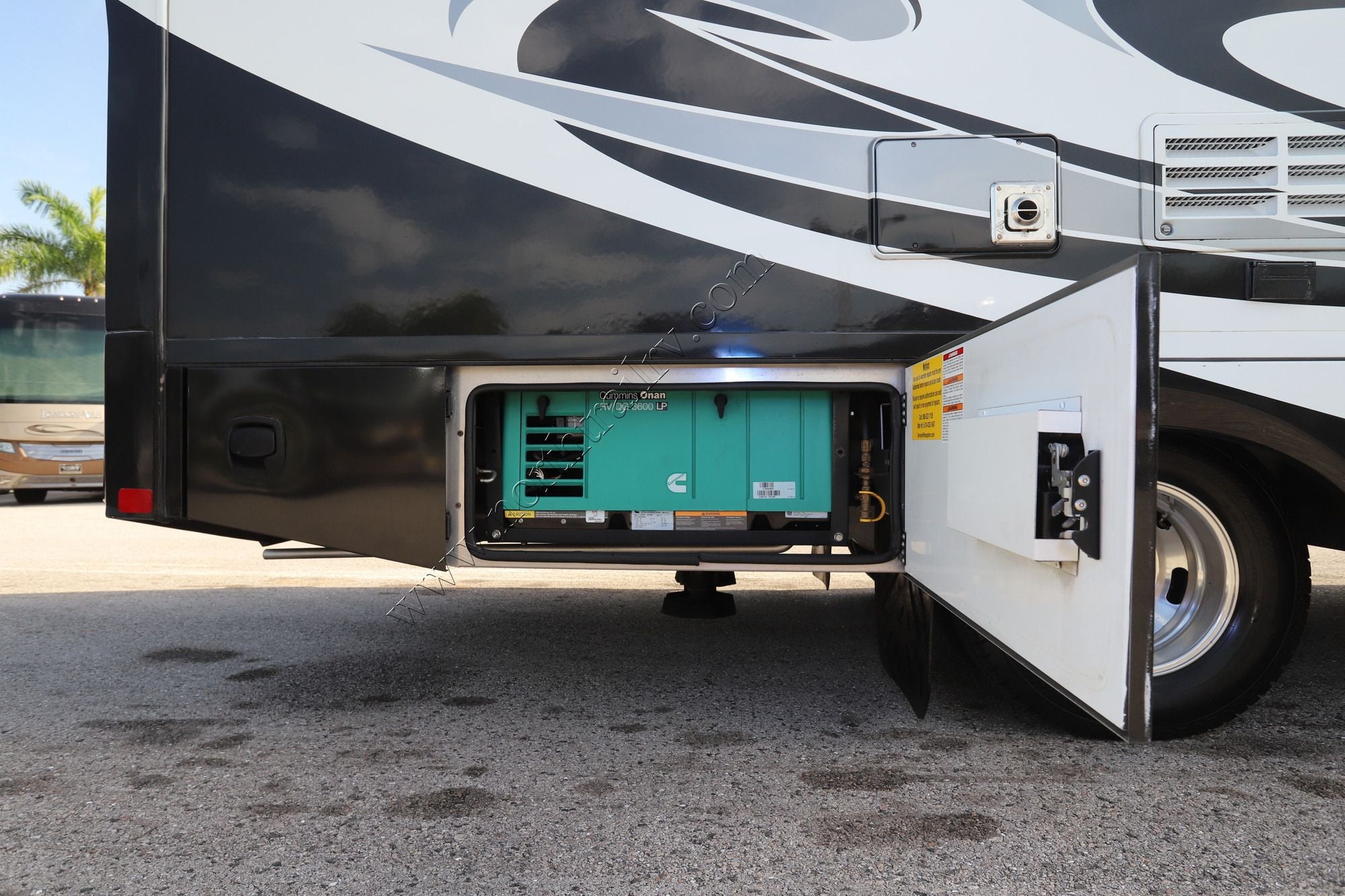 Used 2017 Renegade Rv Vienna 25VMBS Class C  For Sale
