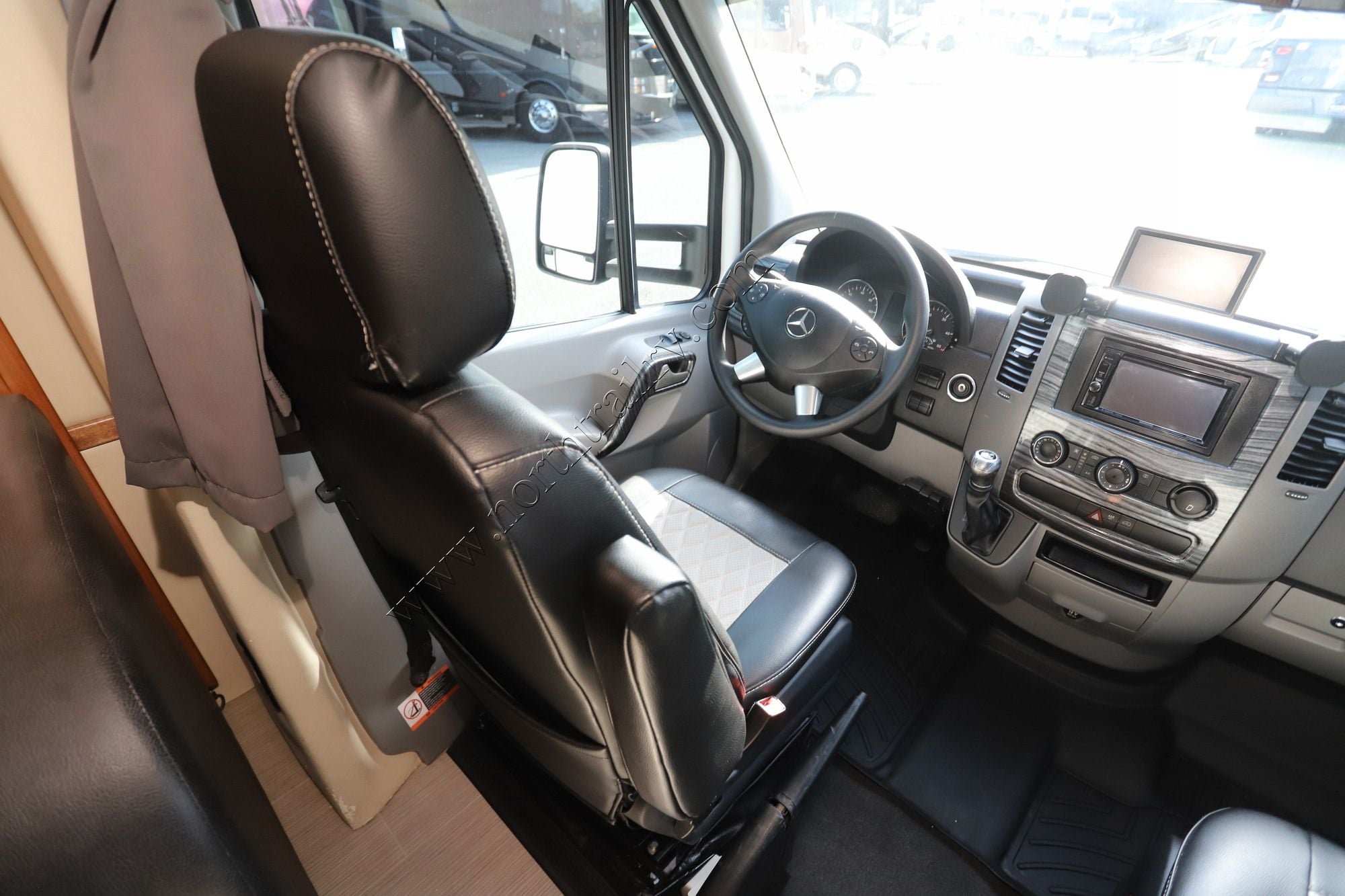 Used 2017 Renegade Rv Vienna 25VMBS Class C  For Sale