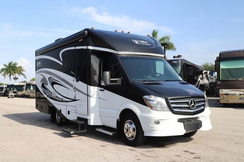 2017 Renegade Rv Vienna 25VMBS