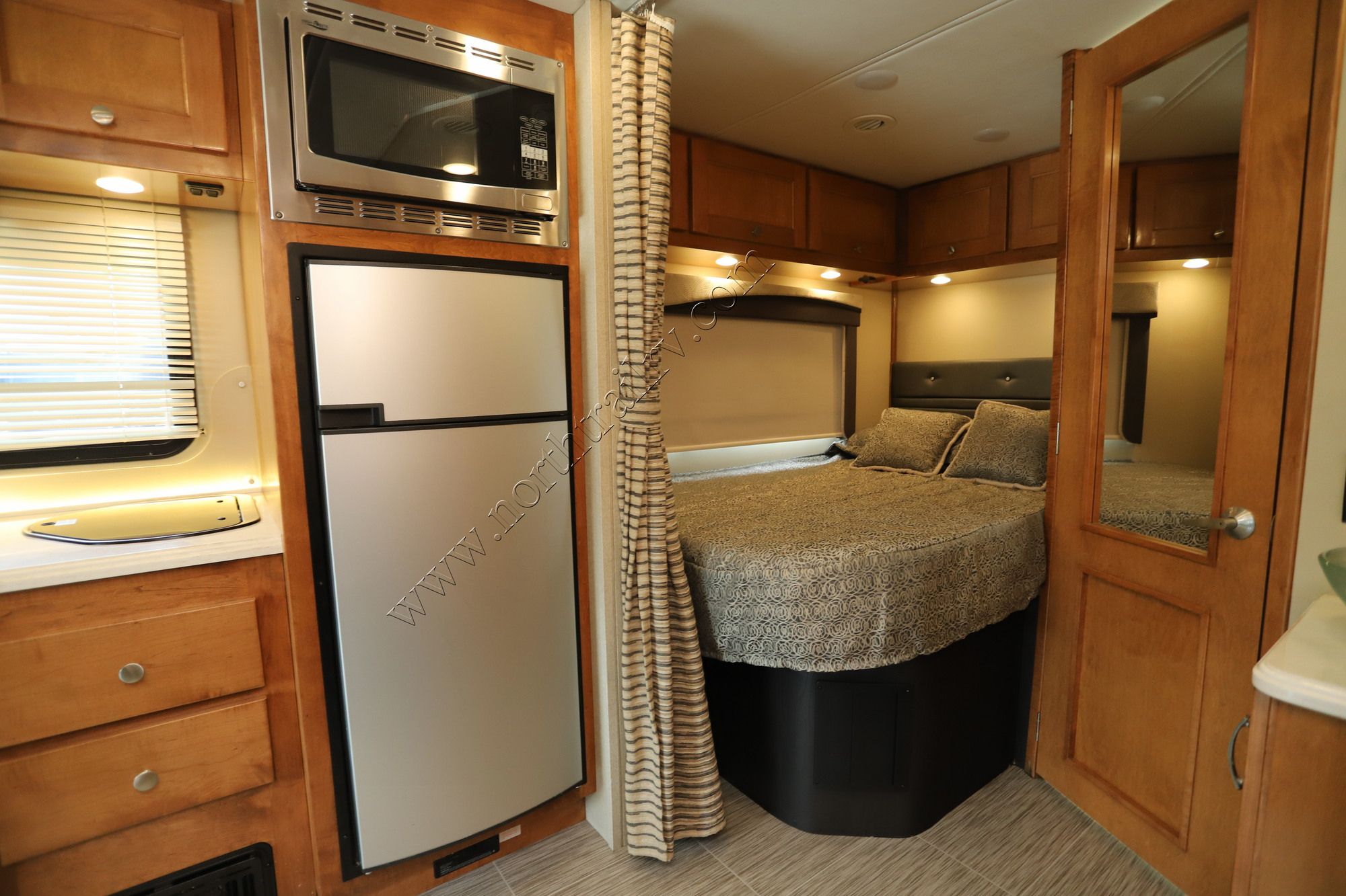 Used 2019 Renegade Rv Vienna 25VUCB Class C  For Sale
