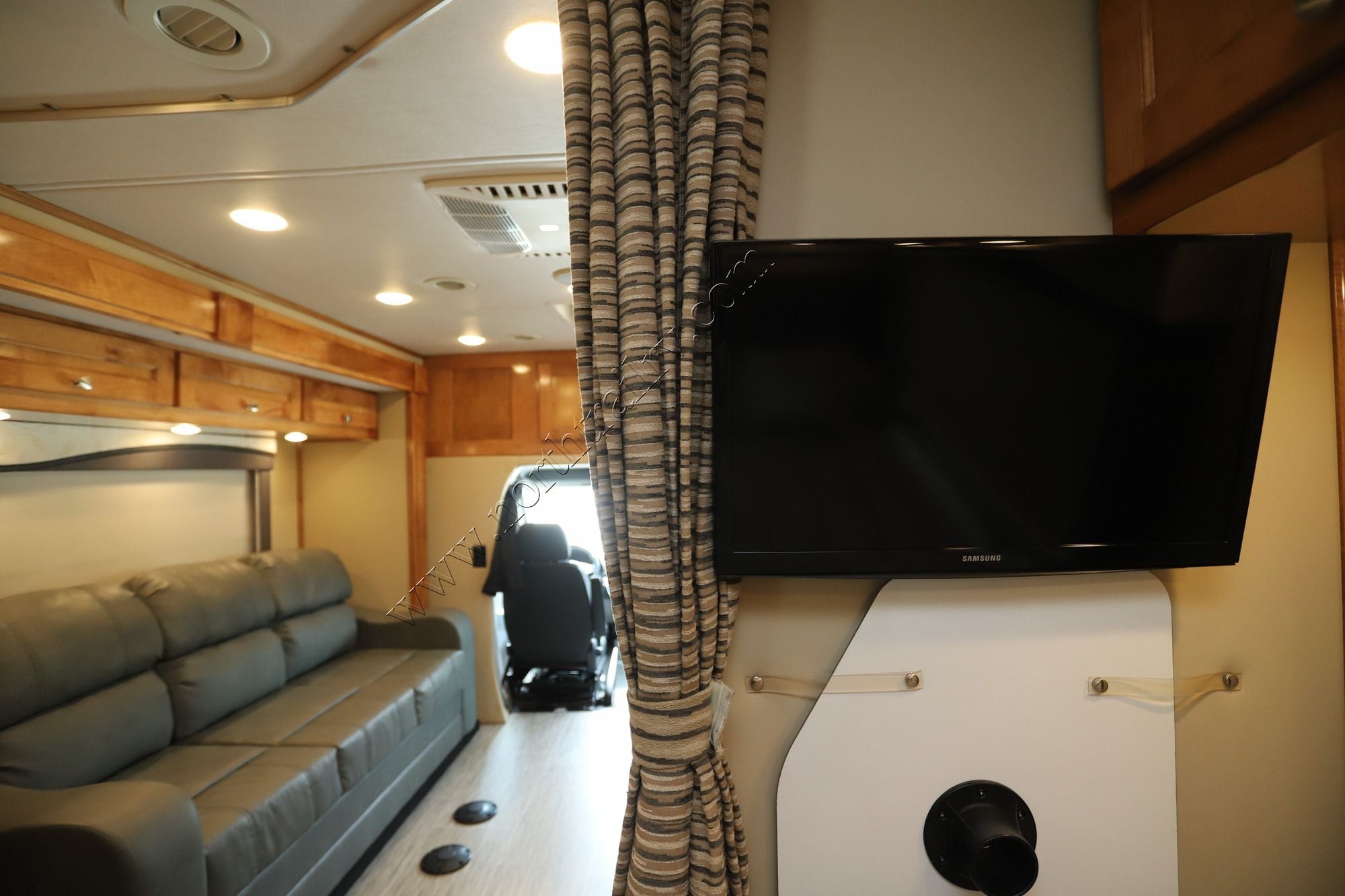 Used 2019 Renegade Rv Vienna 25VUCB Class C  For Sale