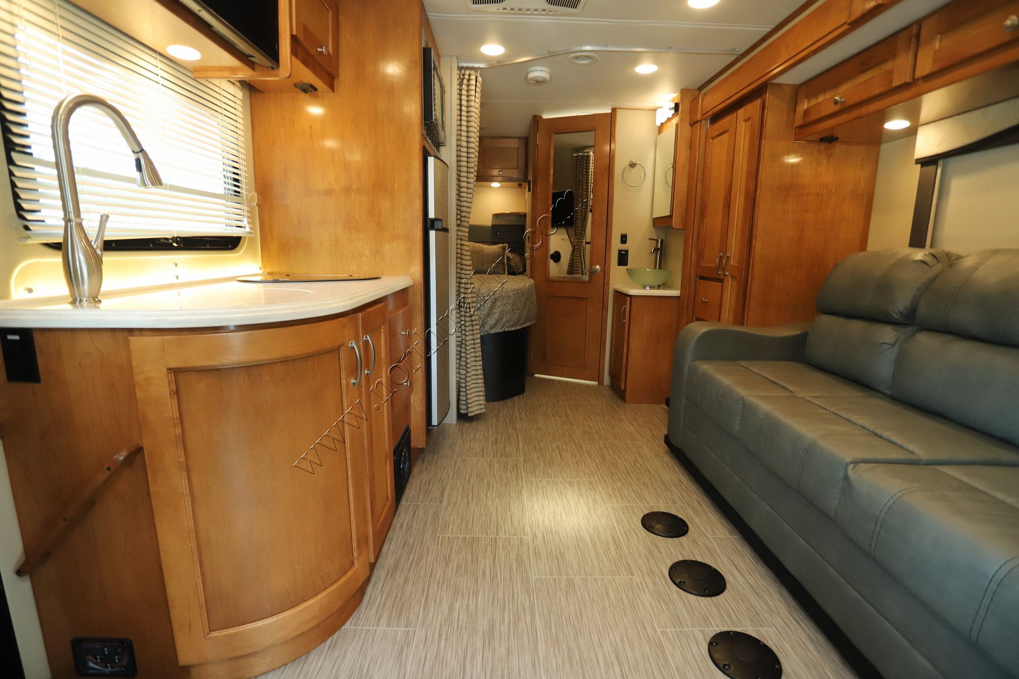 Used 2019 Renegade Rv Vienna 25VUCB Class C  For Sale