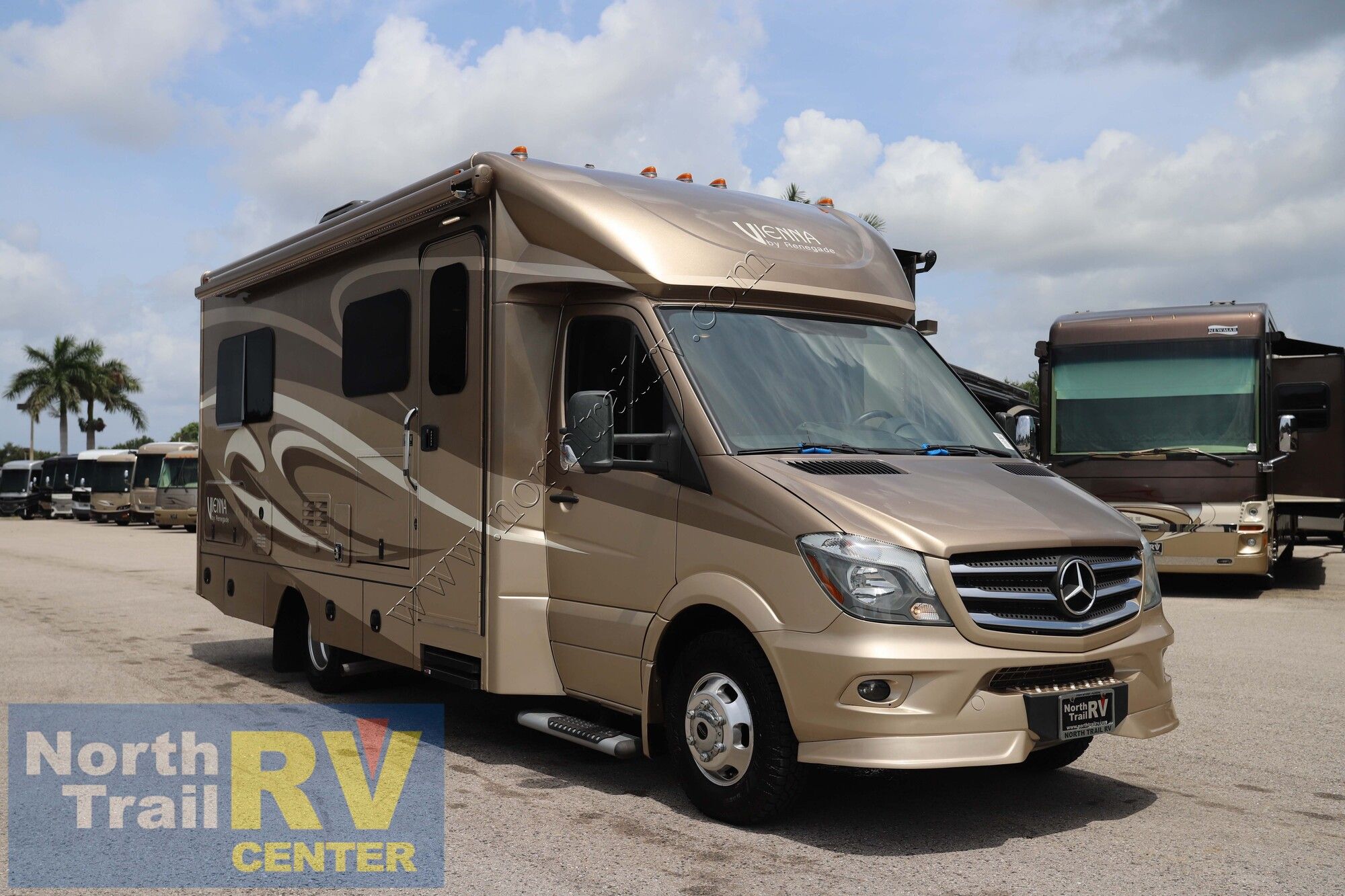Used 2019 Renegade Rv Vienna 25VUCB Class C  For Sale