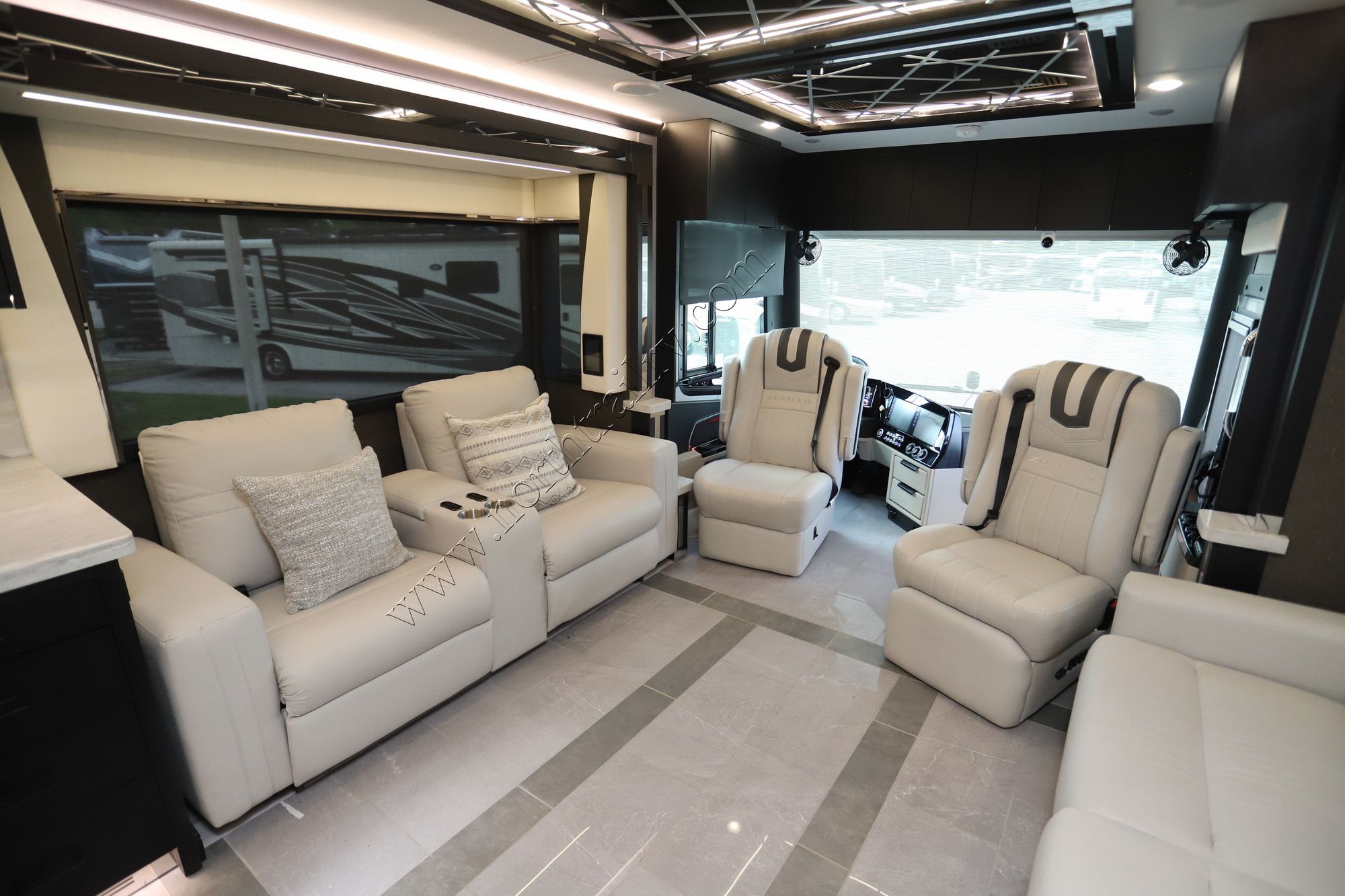 Used 2026 Tiffin Motor Homes Zephyr 45PZ Class A  For Sale