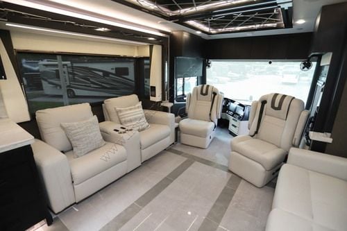 2026 Tiffin Motor Homes Zephyr 45PZ