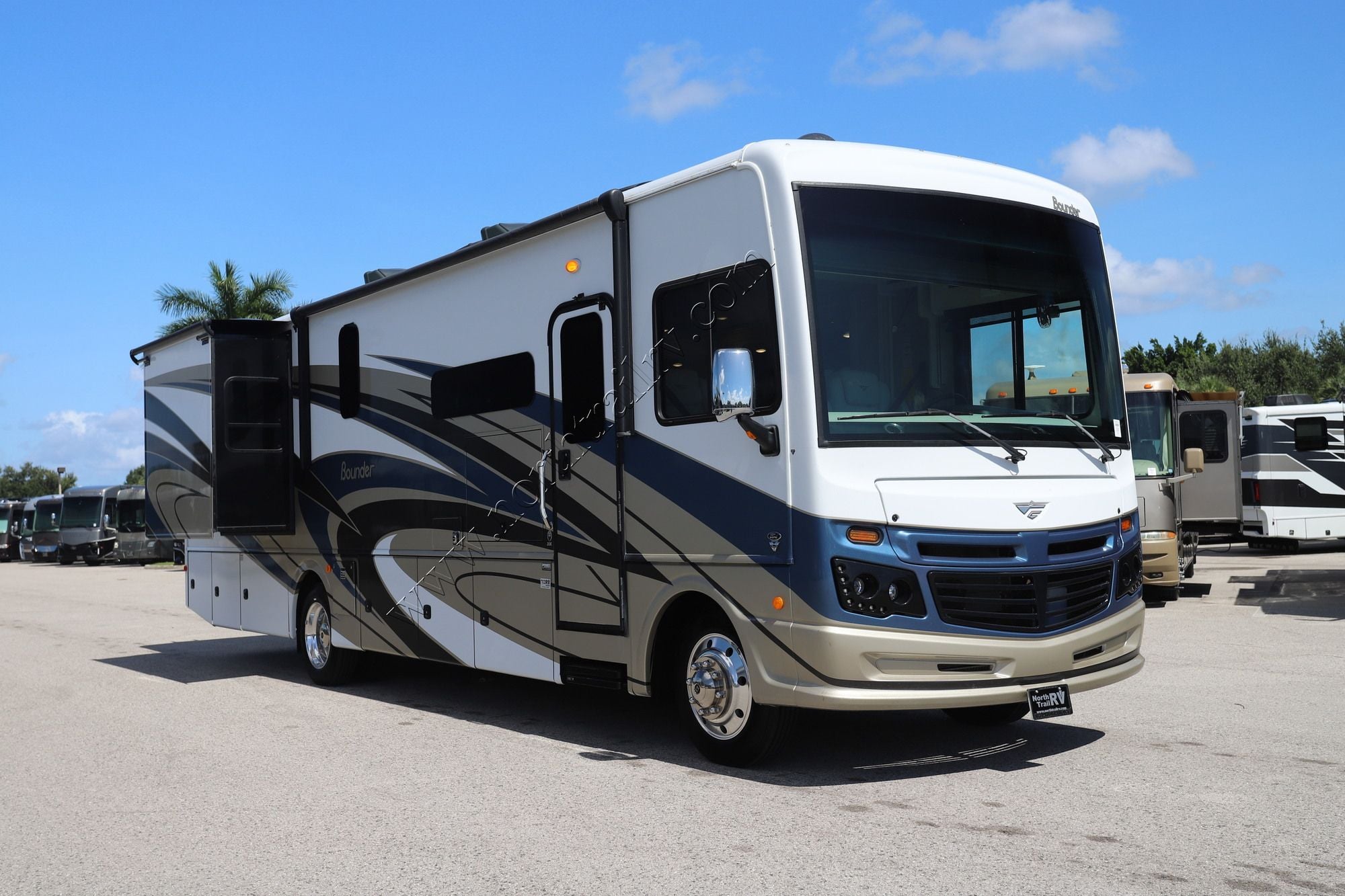 Used 2022 Fleetwood Bounder 35K Class A  For Sale