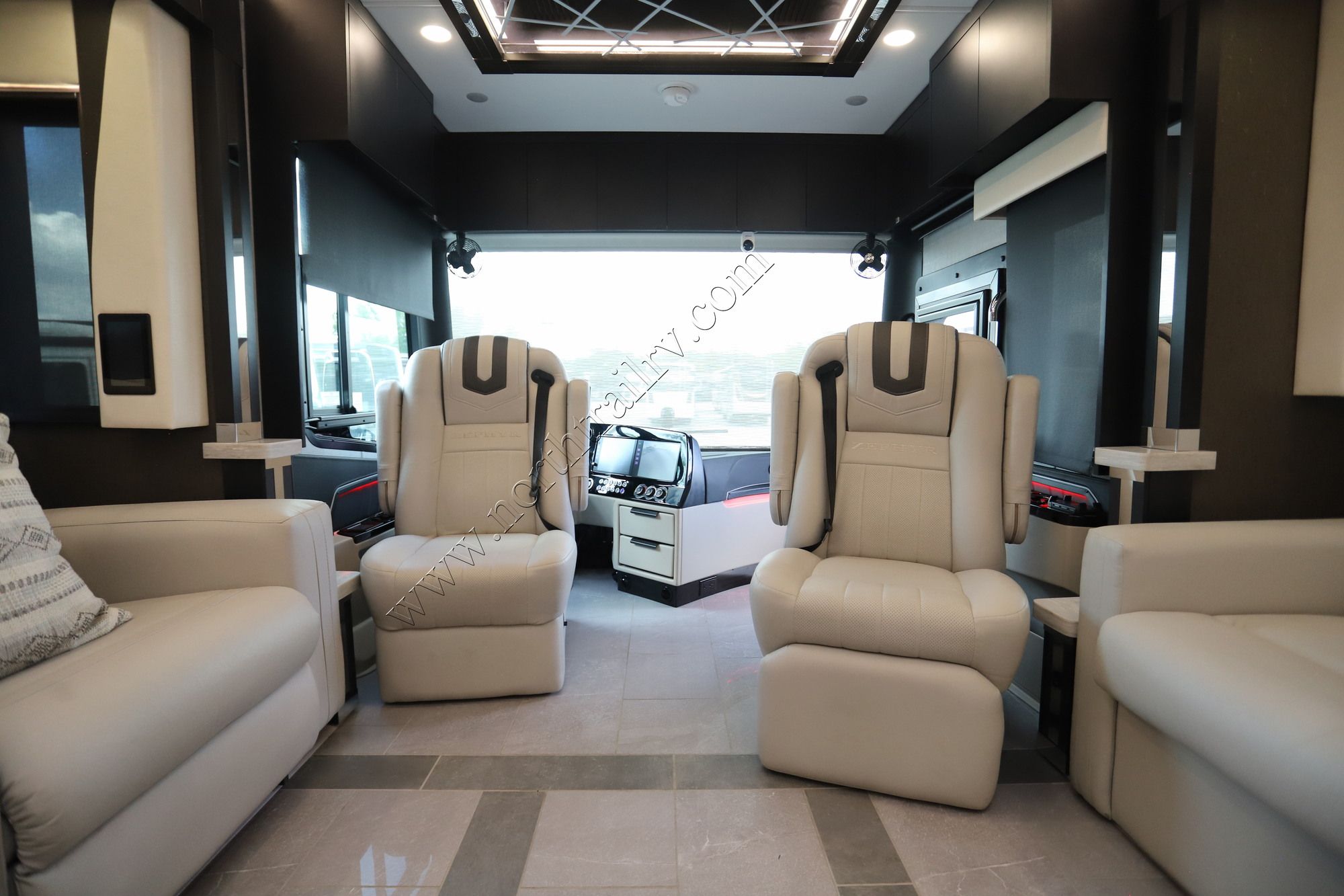 Used 2026 Tiffin Motor Homes Zephyr 45PZ Class A  For Sale