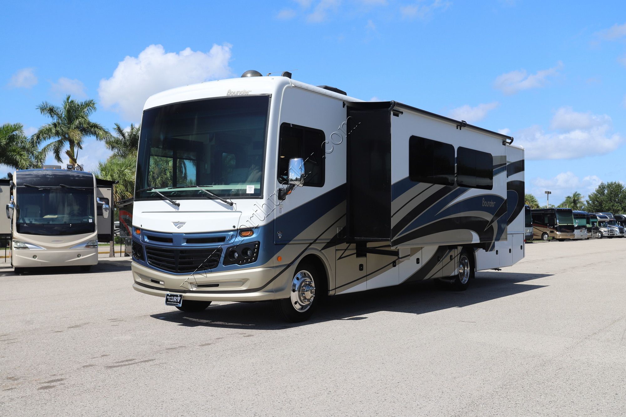 Used 2022 Fleetwood Bounder 35K Class A  For Sale