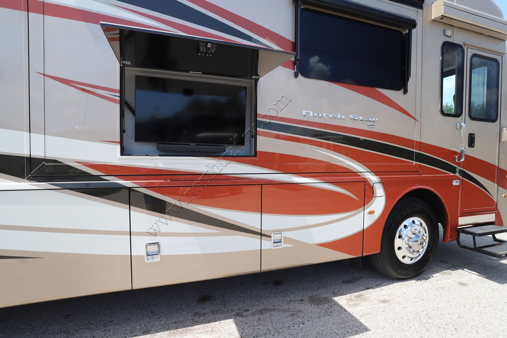Used 2022 Newmar Dutch Star 4081 Class A  For Sale