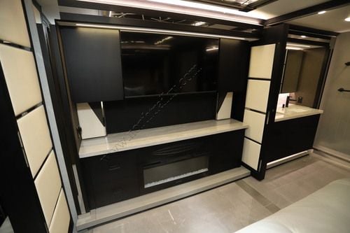 2026 Tiffin Motor Homes Zephyr 45PZ