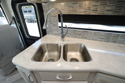 2022 Fleetwood Bounder 35K