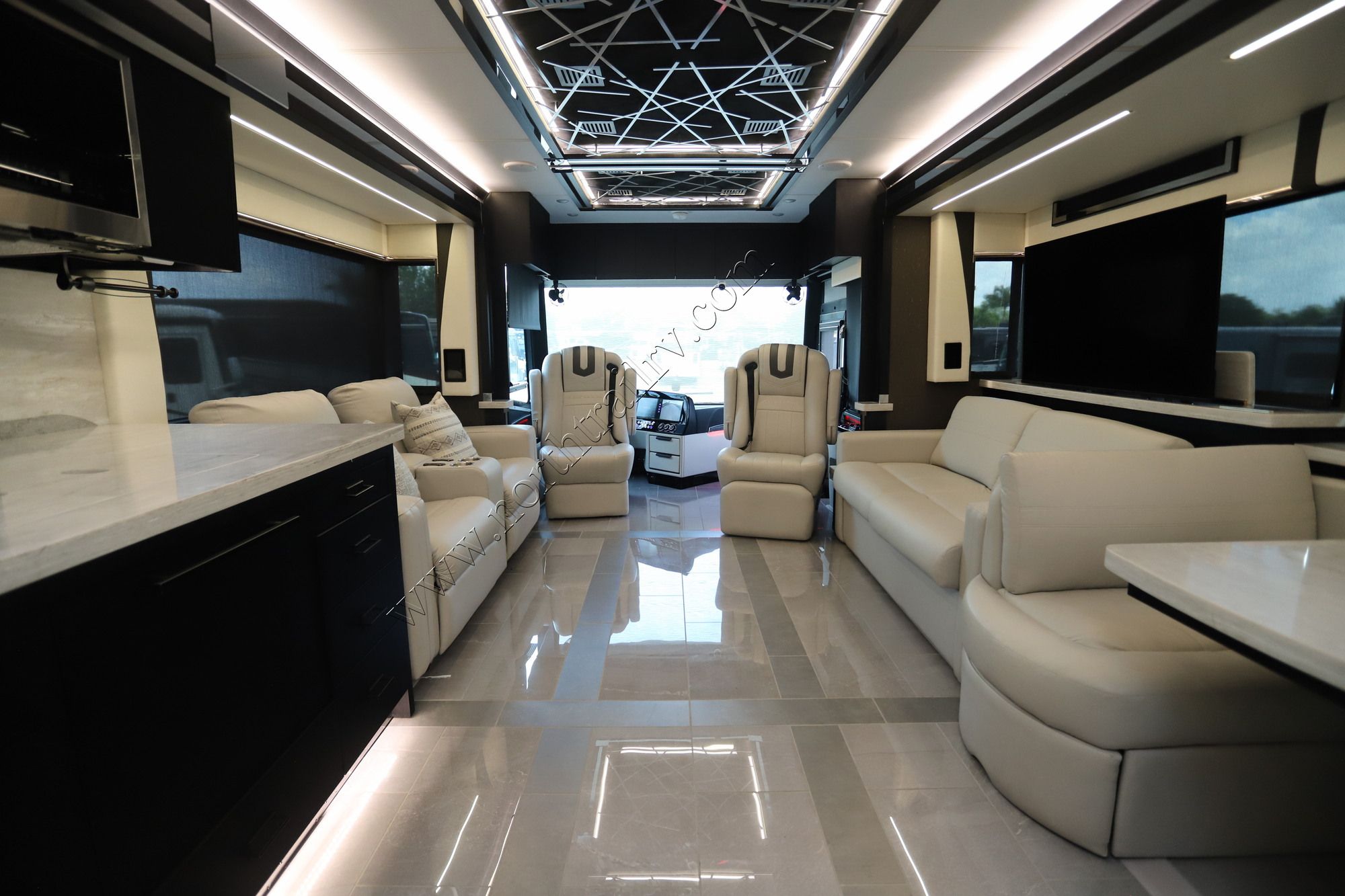 Used 2026 Tiffin Motor Homes Zephyr 45PZ Class A  For Sale