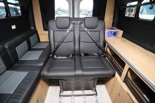 2027 Airstream Rangeline 21PL