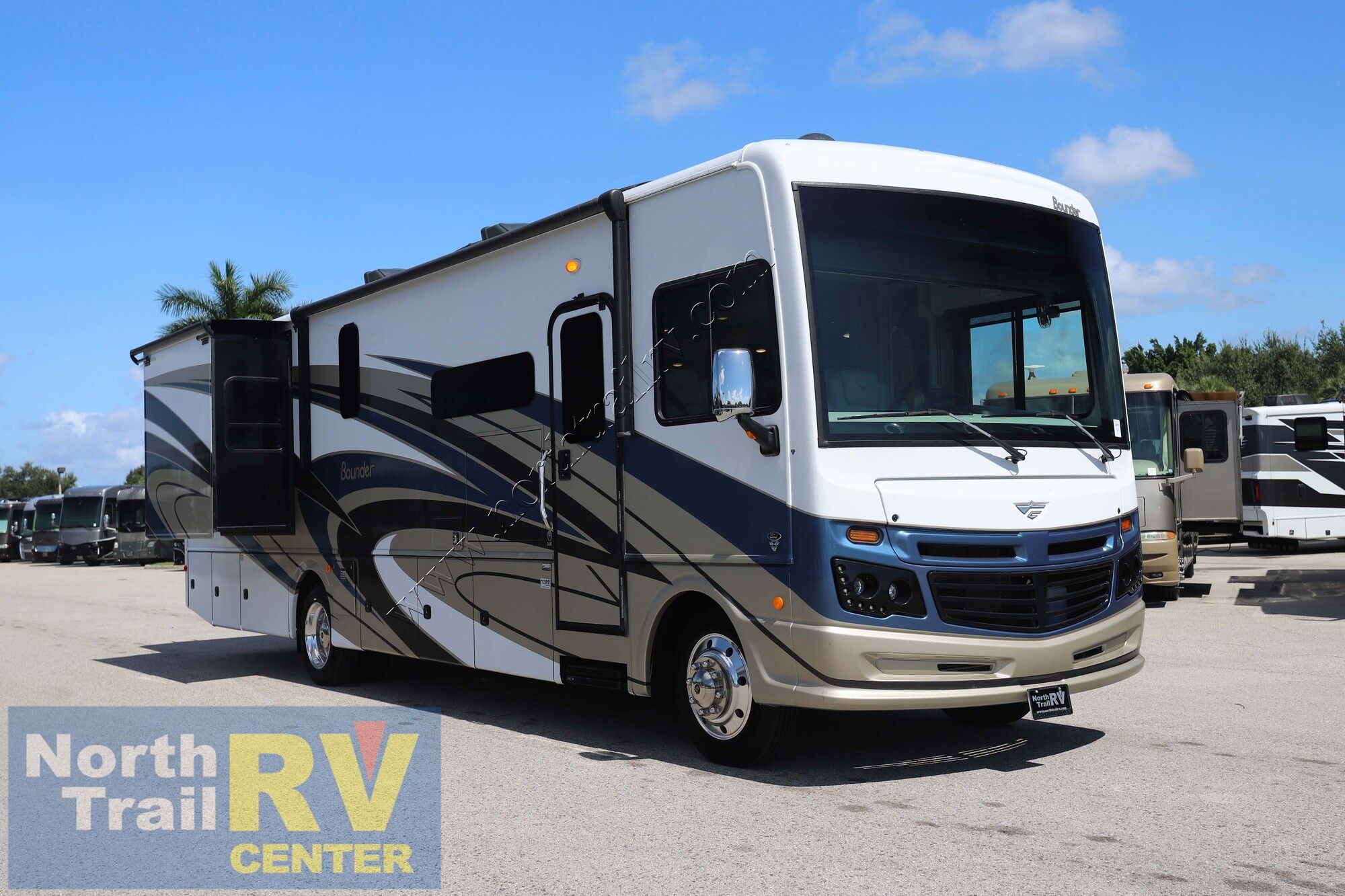 Used 2022 Fleetwood Bounder 35K Class A  For Sale