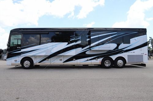2026 Tiffin Motor Homes Zephyr 45PZ
