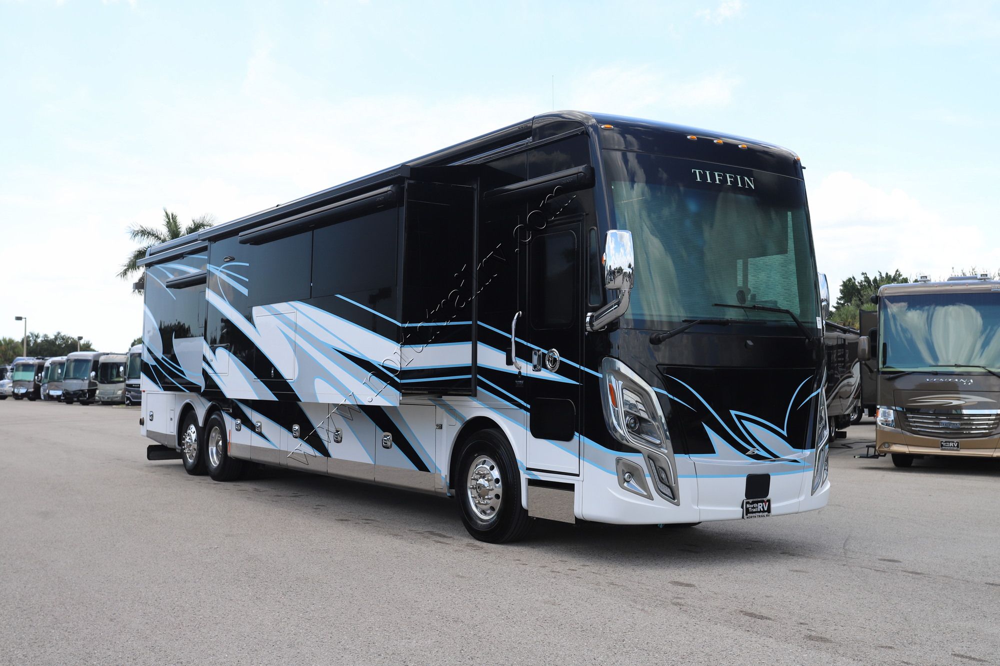 Used 2026 Tiffin Motor Homes Zephyr 45PZ Class A  For Sale