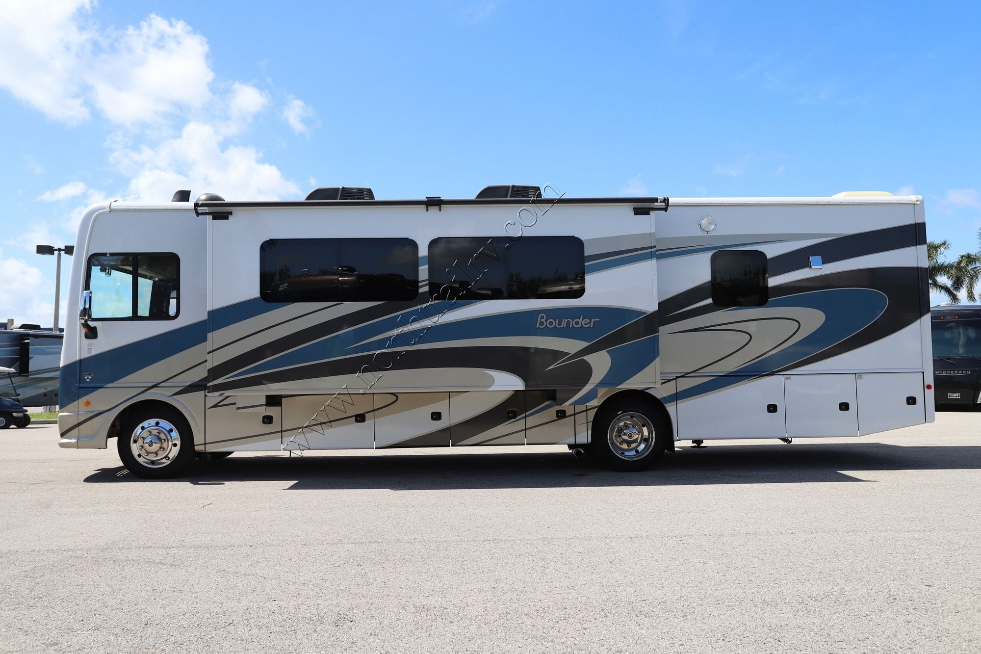 Used 2022 Fleetwood Bounder 35K Class A  For Sale