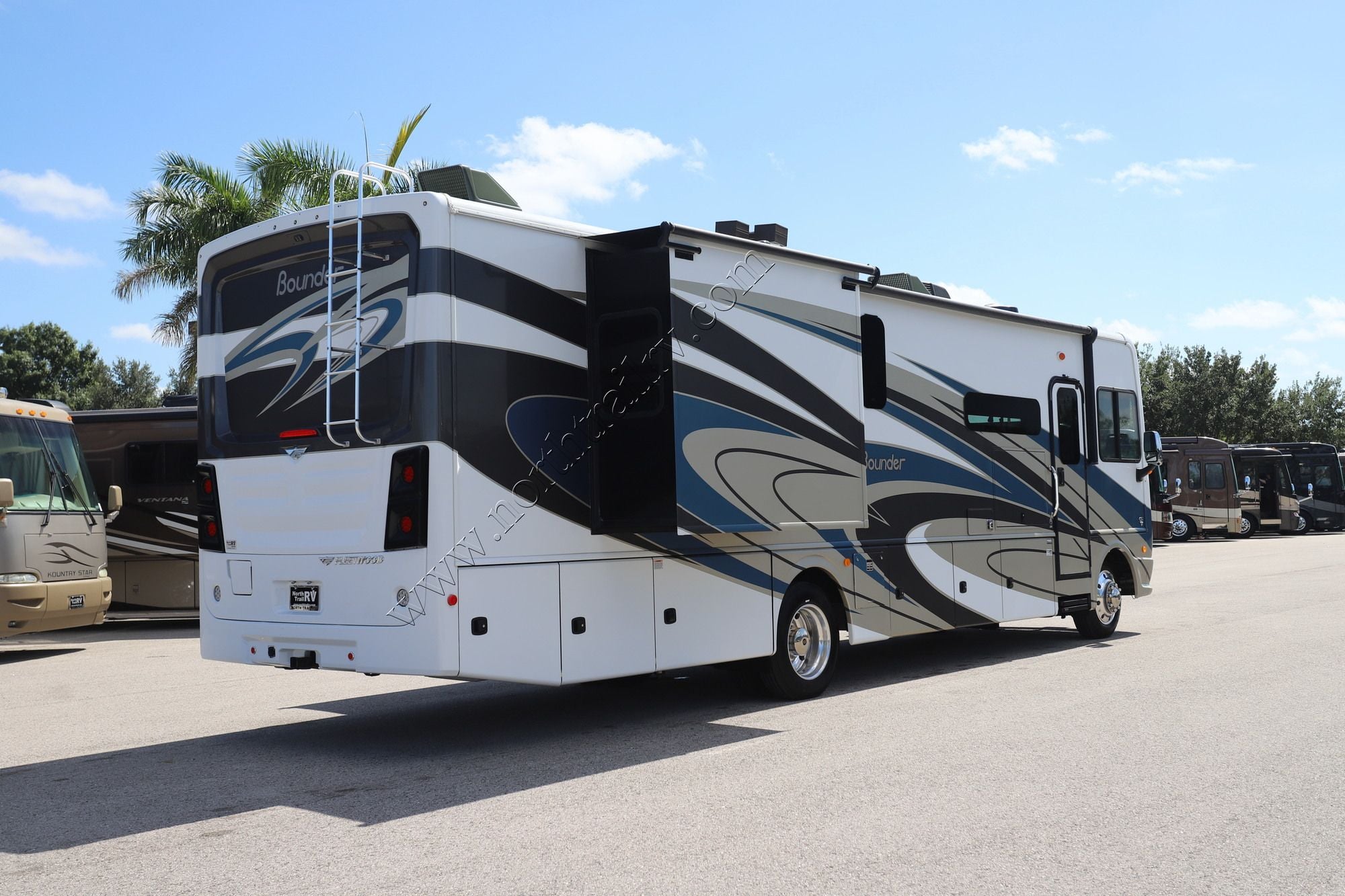 Used 2022 Fleetwood Bounder 35K Class A  For Sale