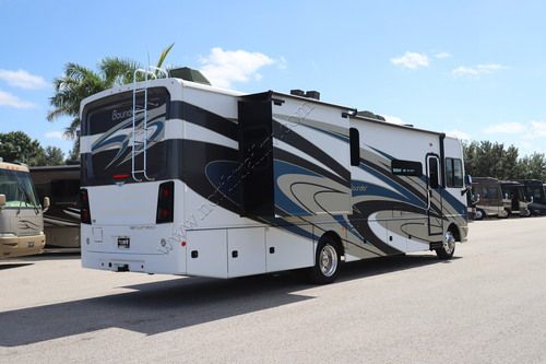 2022 Fleetwood Bounder 35K
