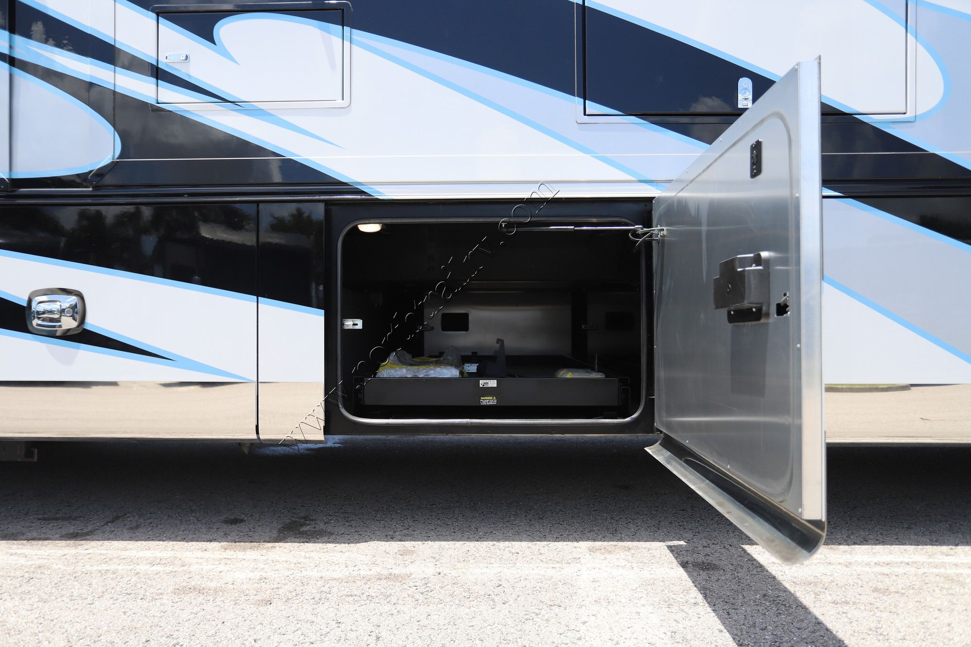 Used 2026 Tiffin Motor Homes Zephyr 45PZ Class A  For Sale
