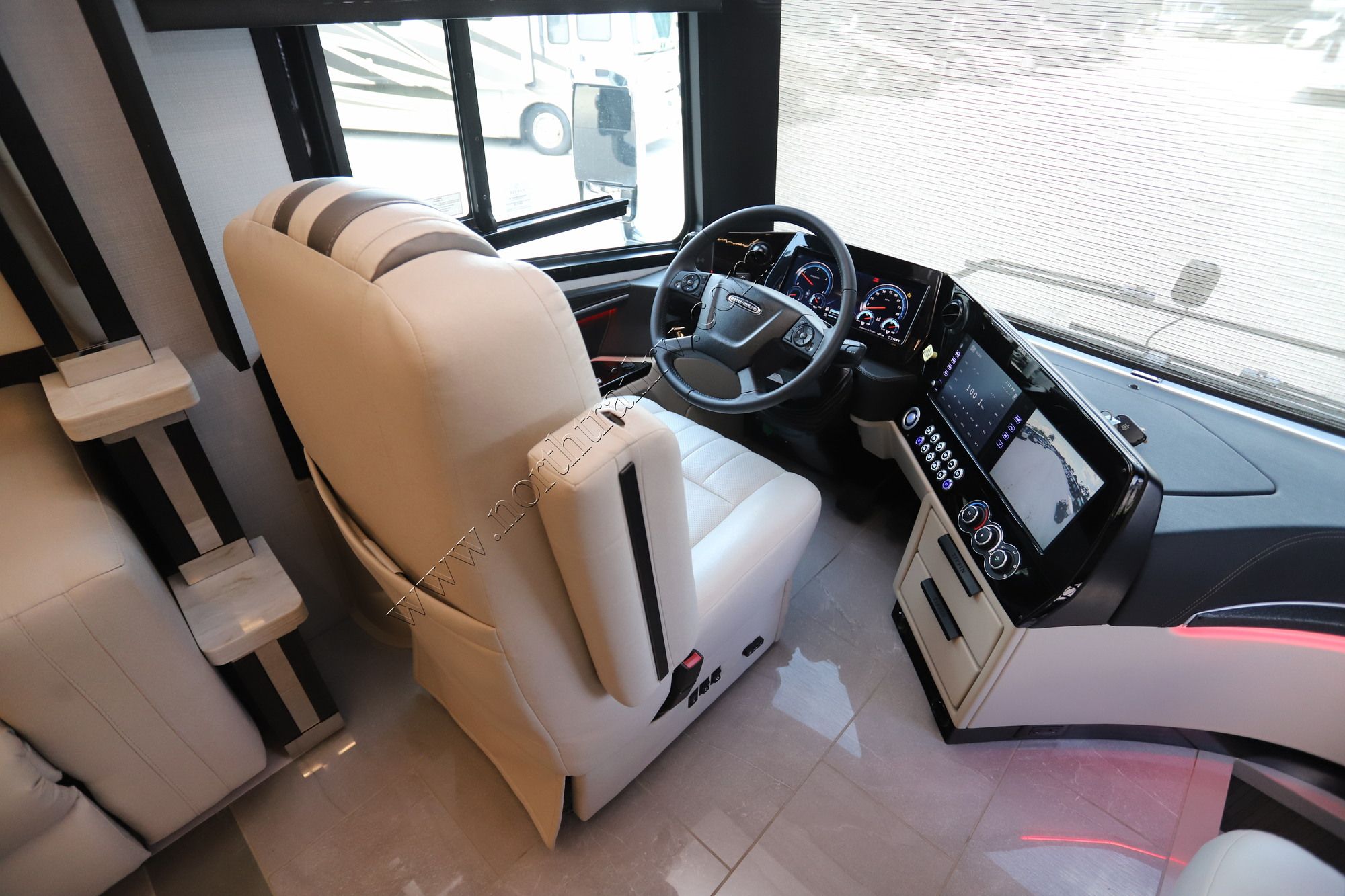 Used 2026 Tiffin Motor Homes Zephyr 45PZ Class A  For Sale