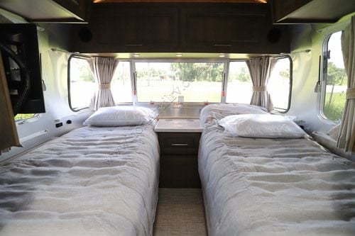 2027 Airstream Classic 30RB