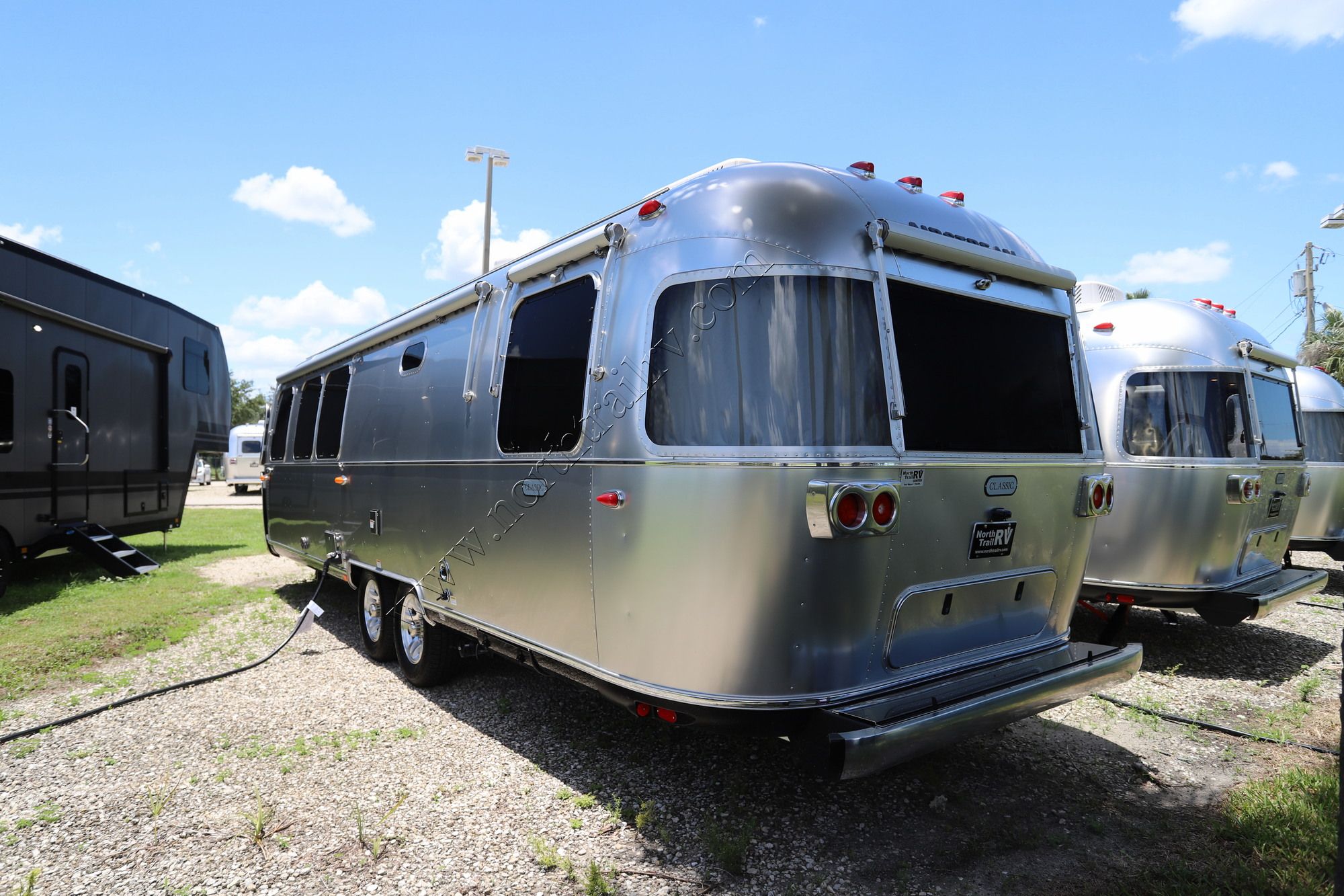 New 2027 Airstream Classic 30RB Travel Trailer  For Sale