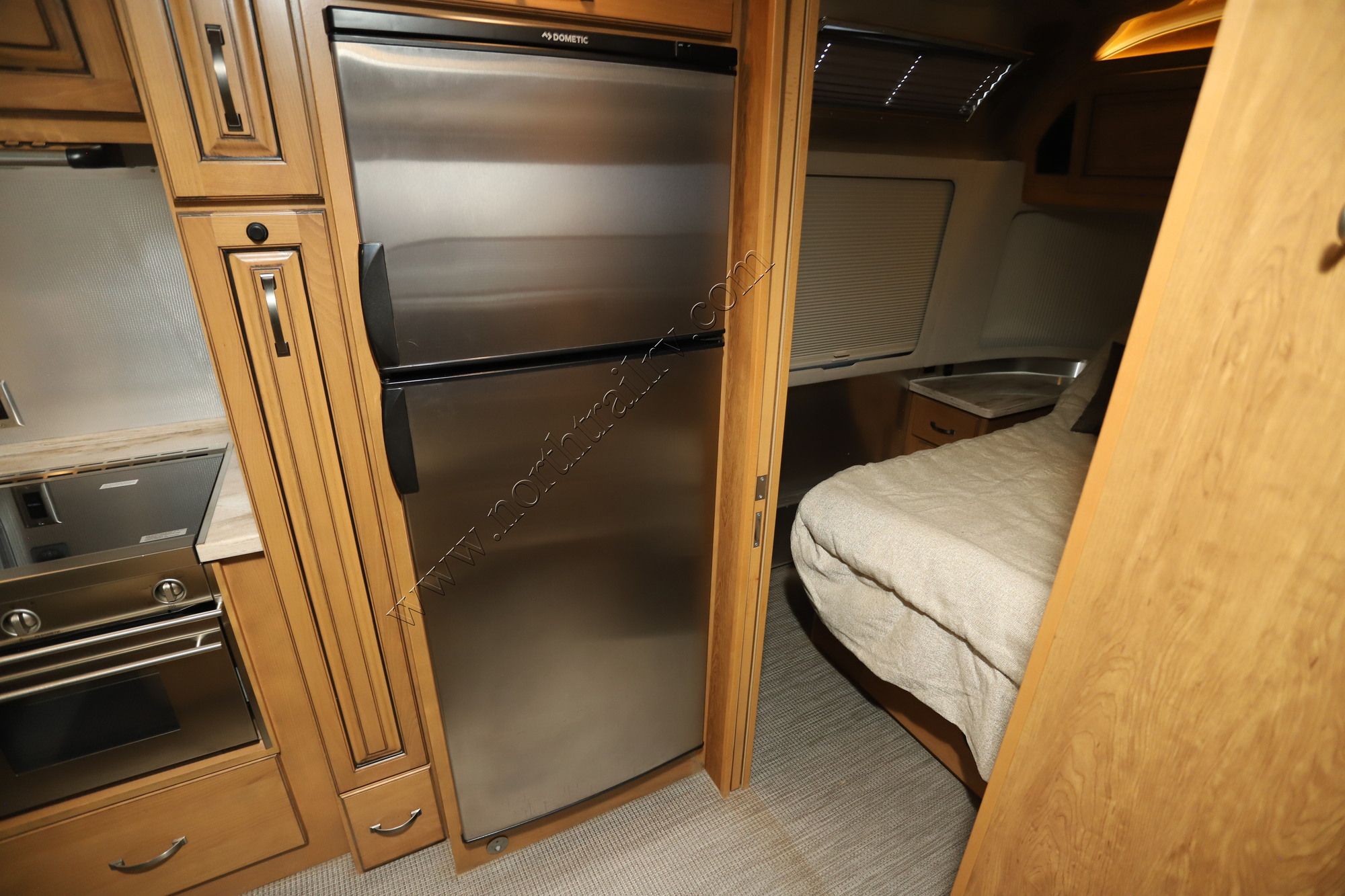 2019 Airstream Classic 33FB Travel Trailer Used  For Sale