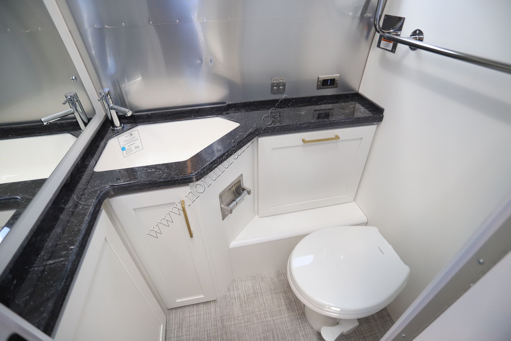 New 2027 Airstream Classic 30RB Travel Trailer  For Sale