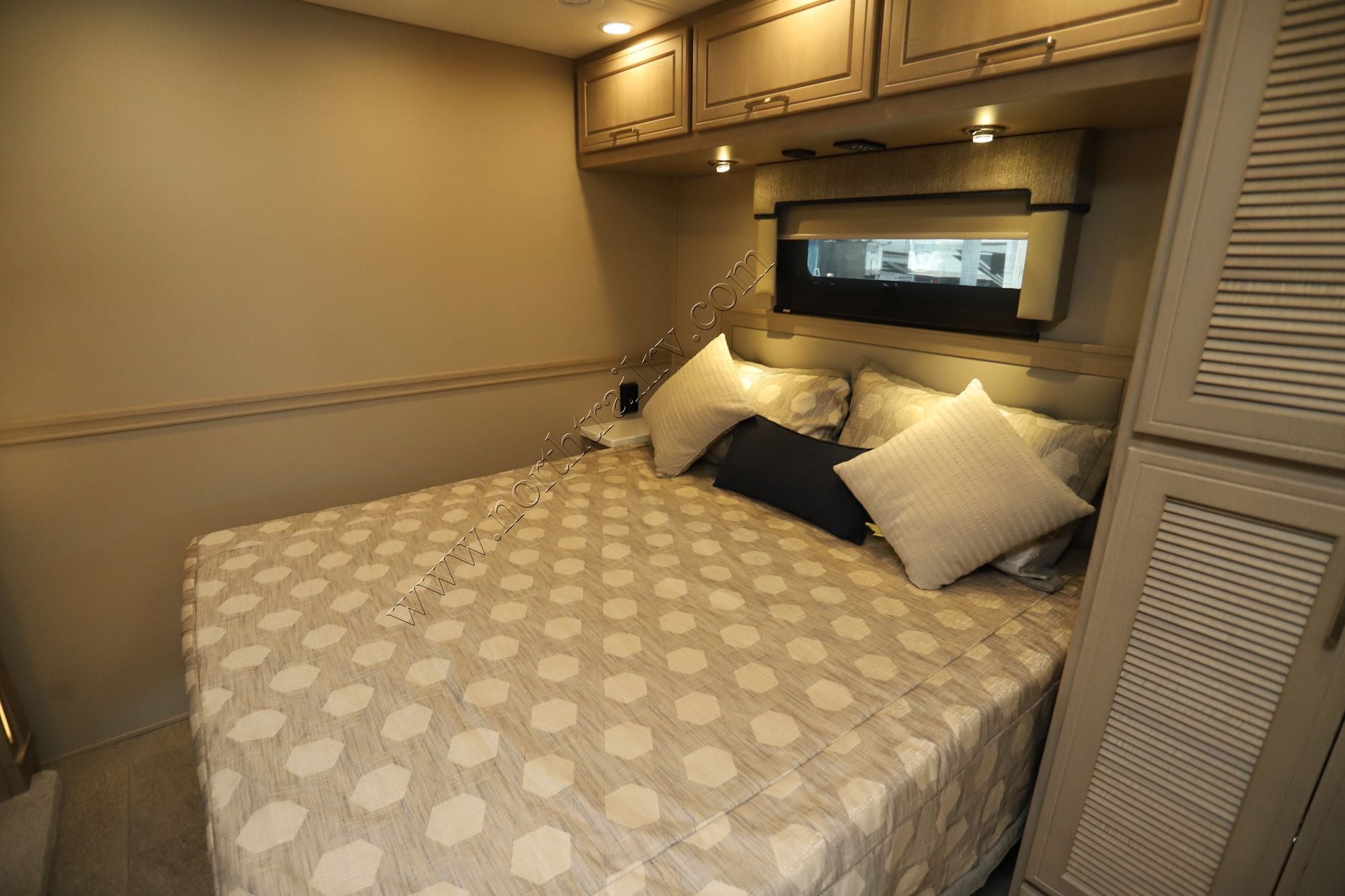 Used 2026 Renegade Rv Explorer 40EBH Super C  For Sale