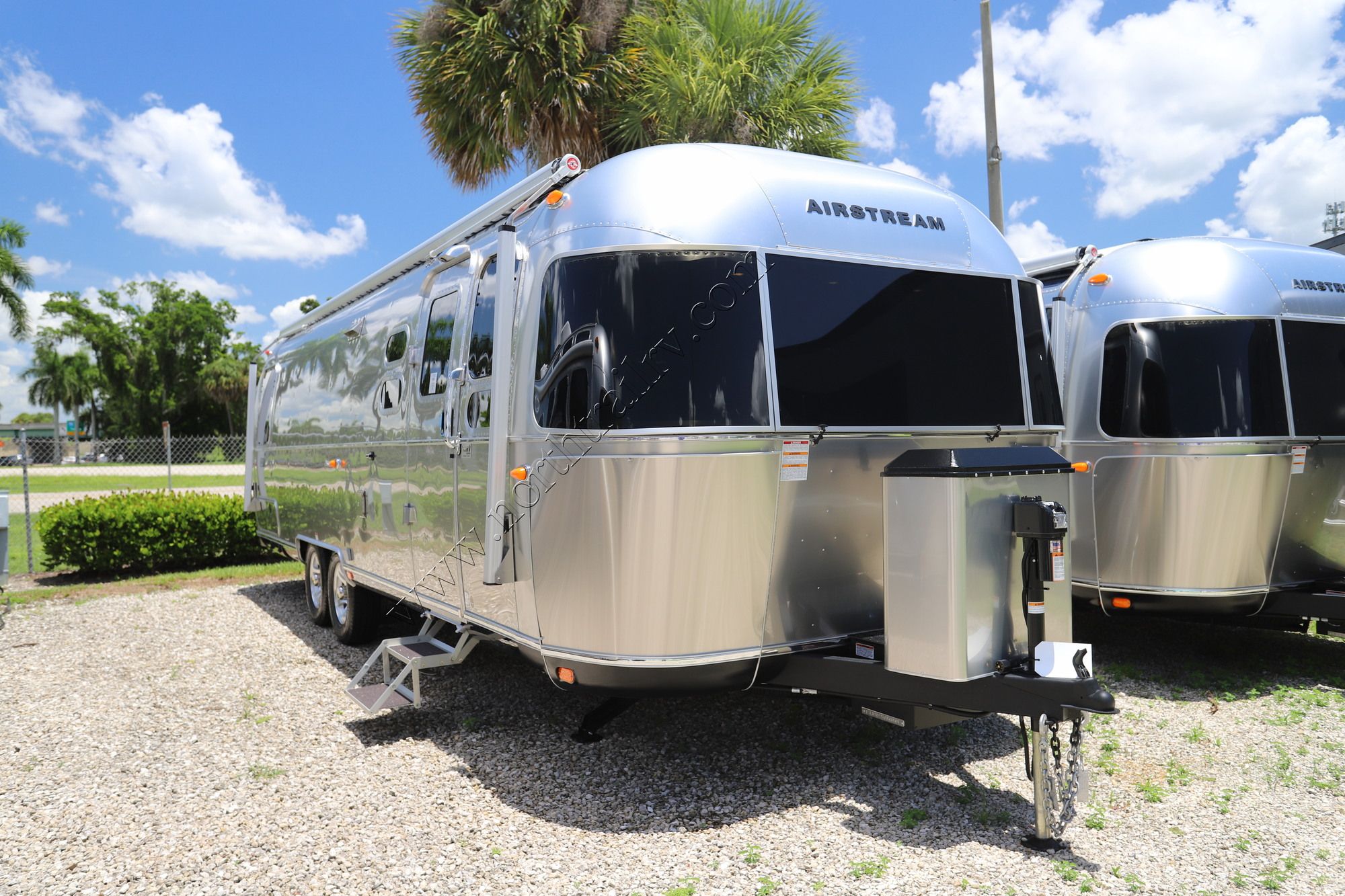 New 2027 Airstream Classic 30RB Travel Trailer  For Sale