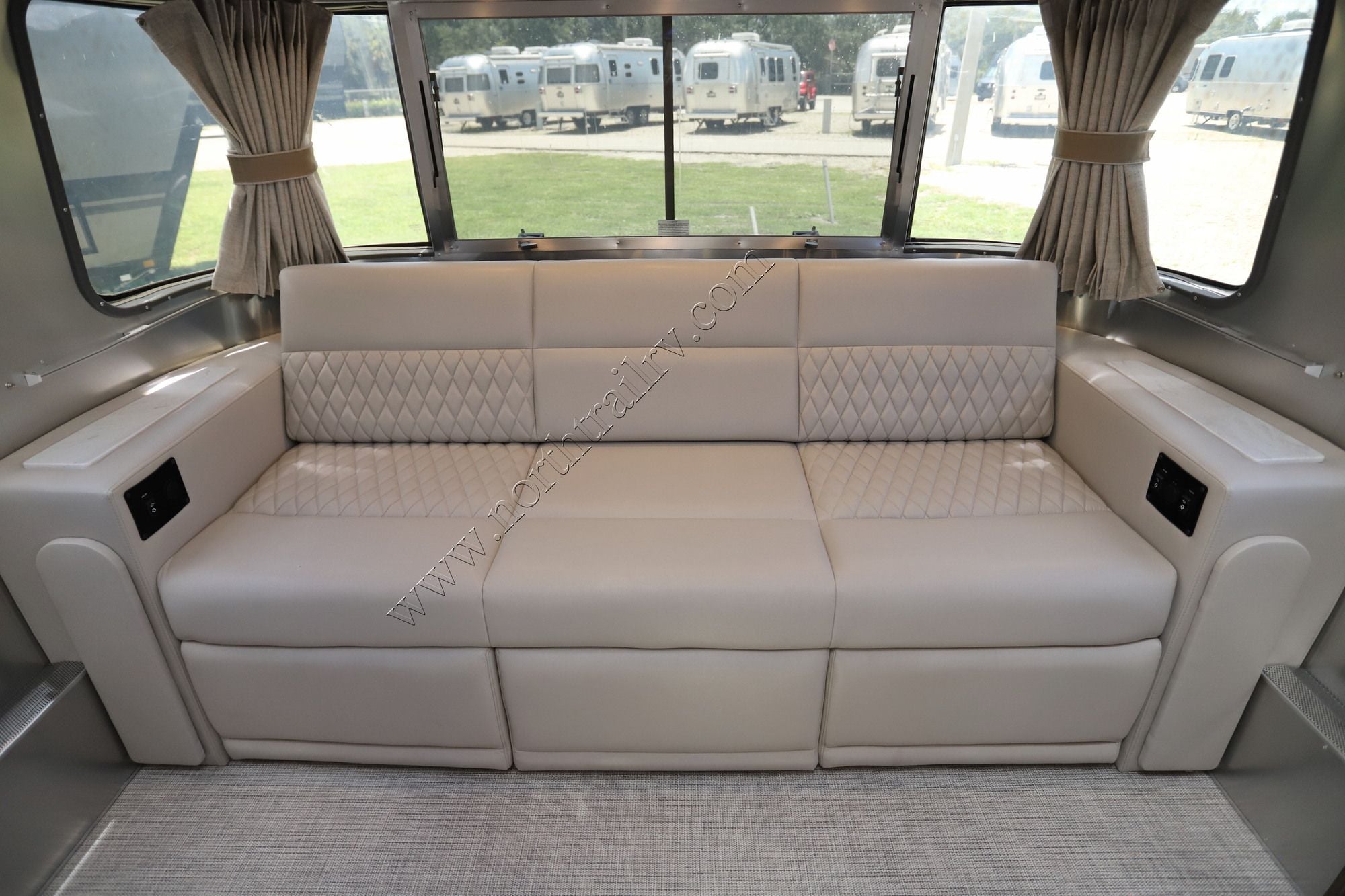 New 2027 Airstream Classic 30RB Travel Trailer  For Sale