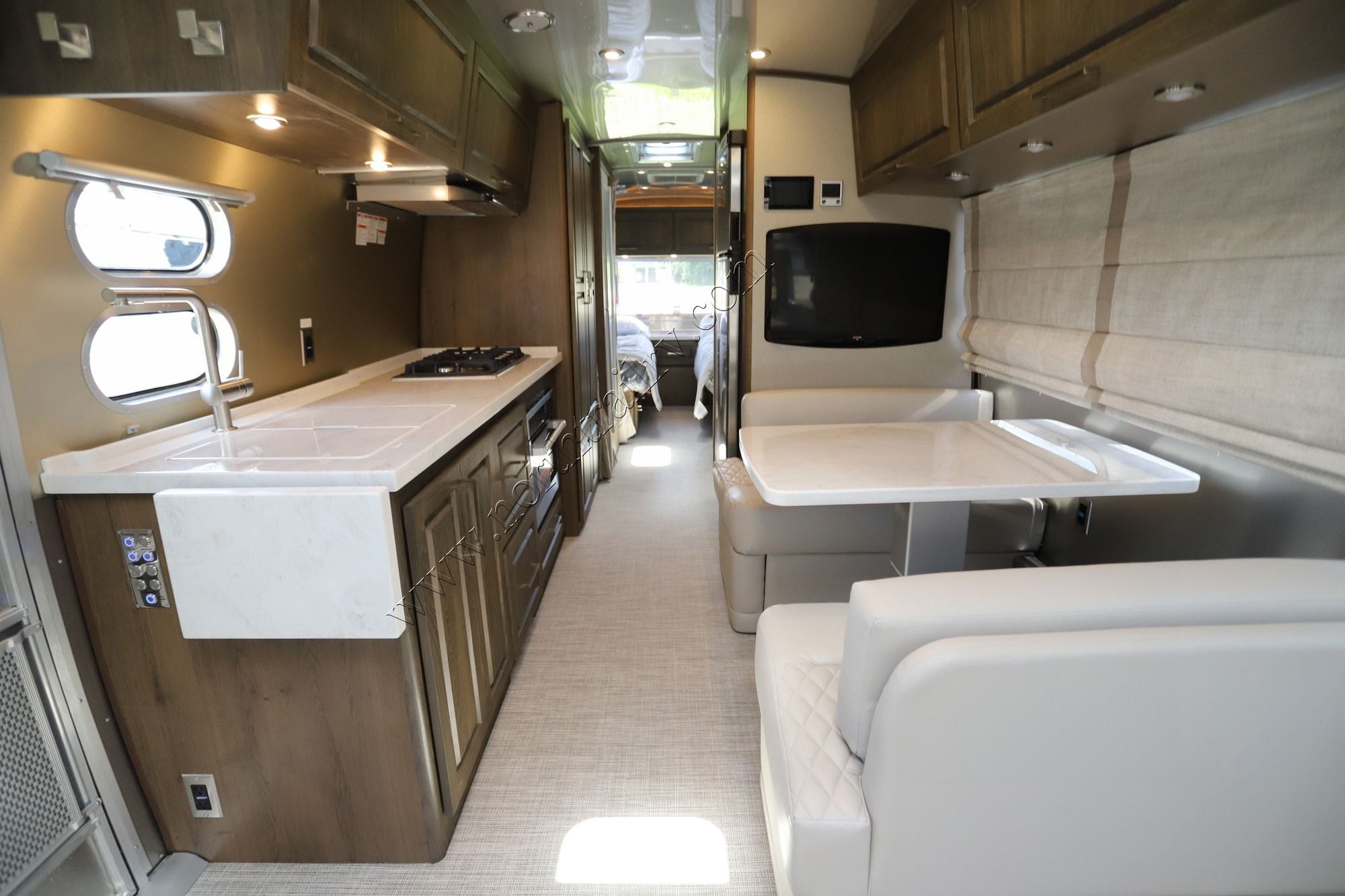 New 2027 Airstream Classic 30RB Travel Trailer  For Sale