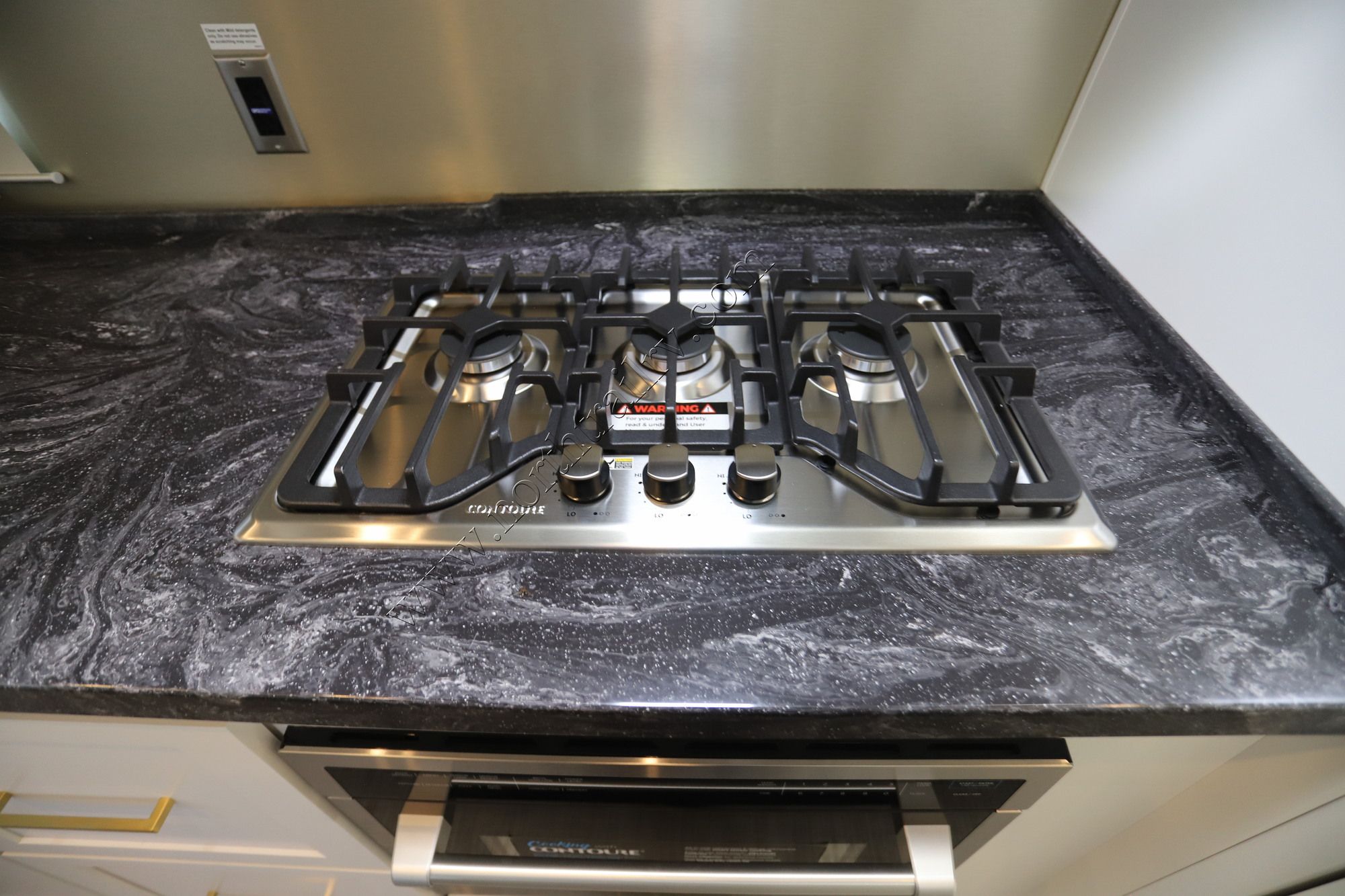 New 2027 Airstream Classic 30RB Travel Trailer  For Sale