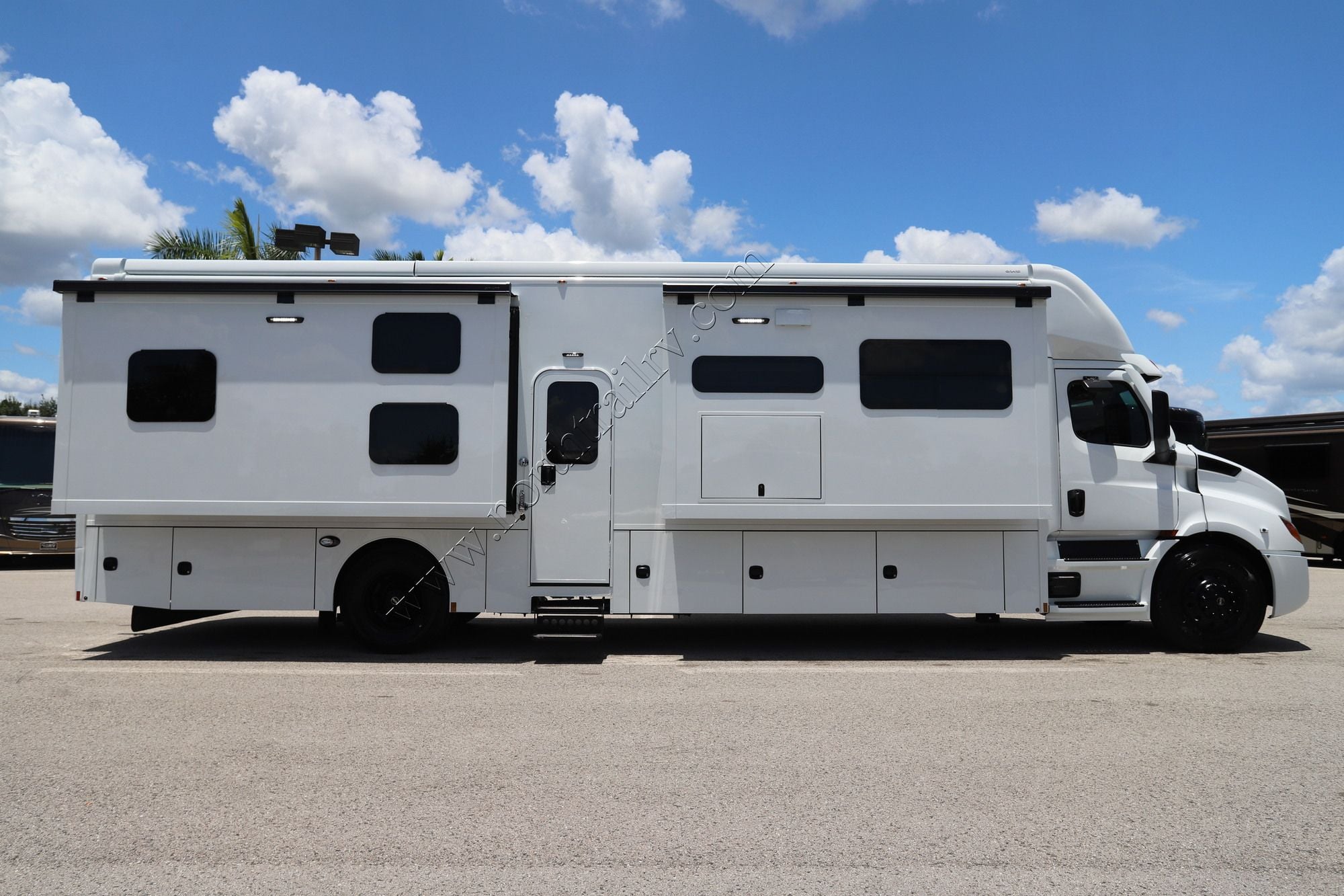 Used 2026 Renegade Rv Explorer 40EBH Super C  For Sale