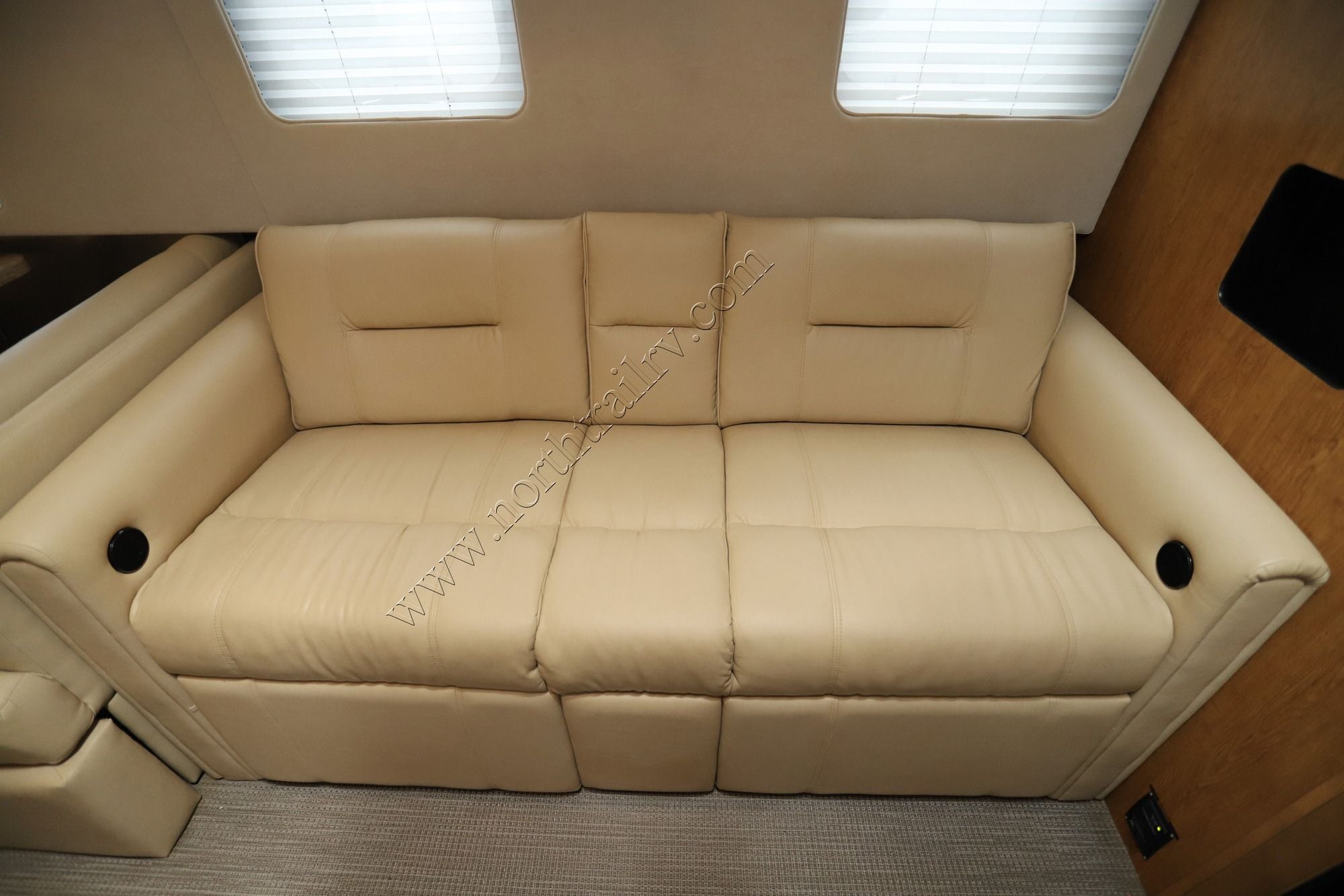 2019 Airstream Classic 33FB Travel Trailer Used  For Sale