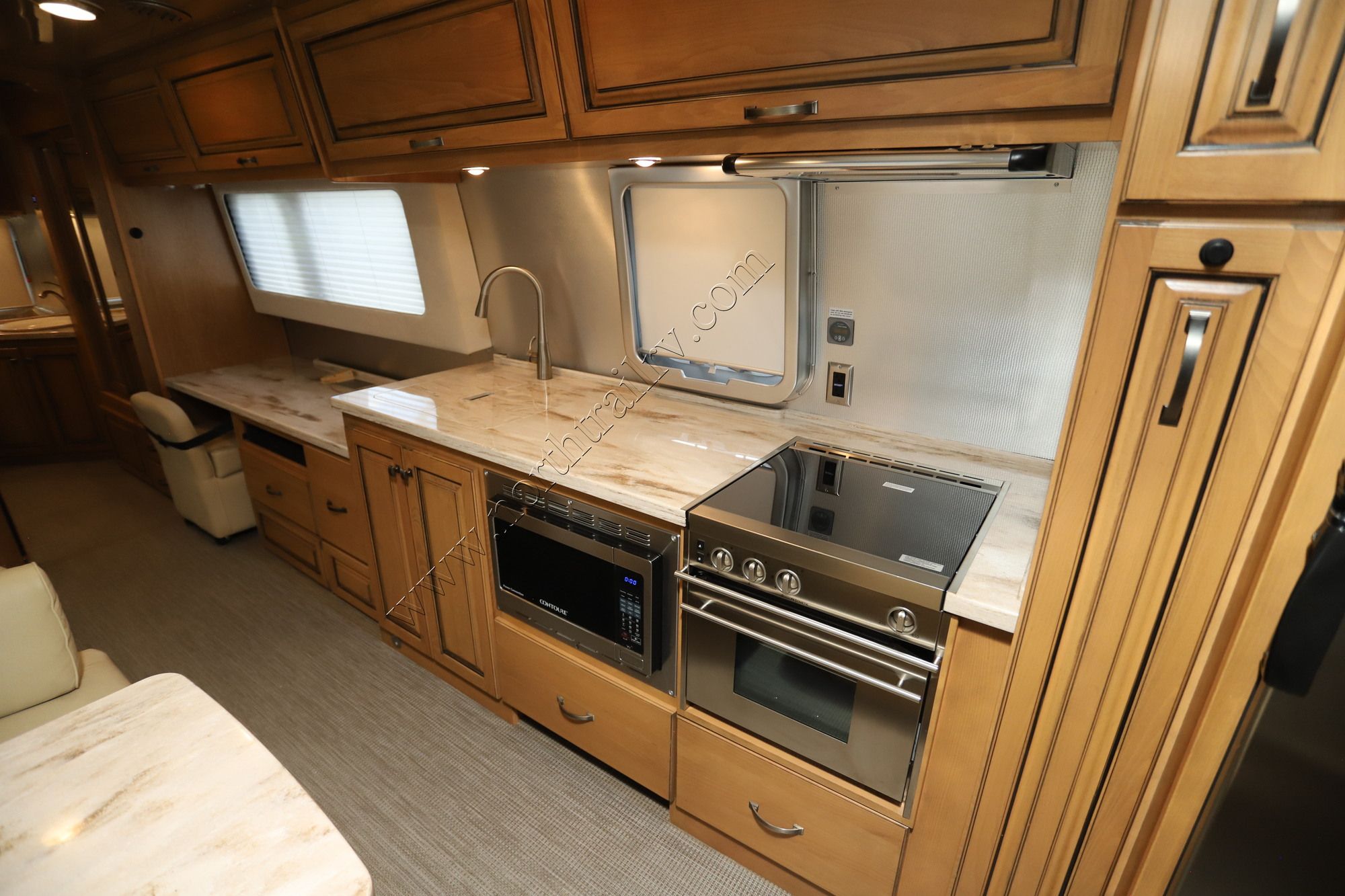 2019 Airstream Classic 33FB Travel Trailer Used  For Sale