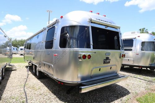 2027 Airstream Classic 30RB